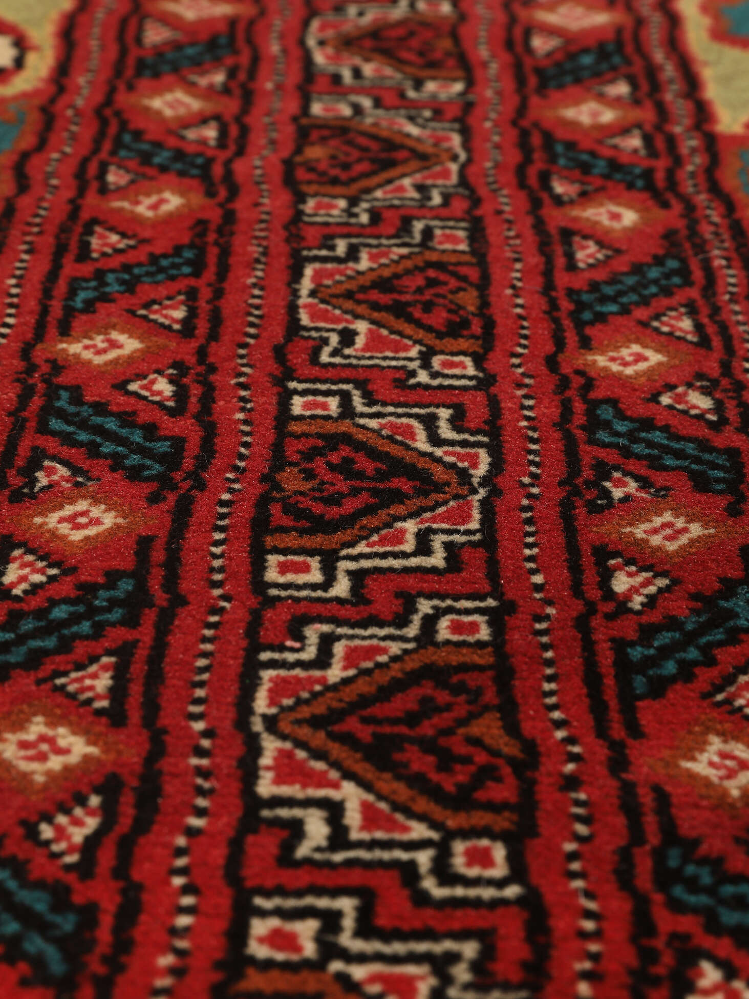 
    Turkaman - Dark red - 130 x 196 cm
  