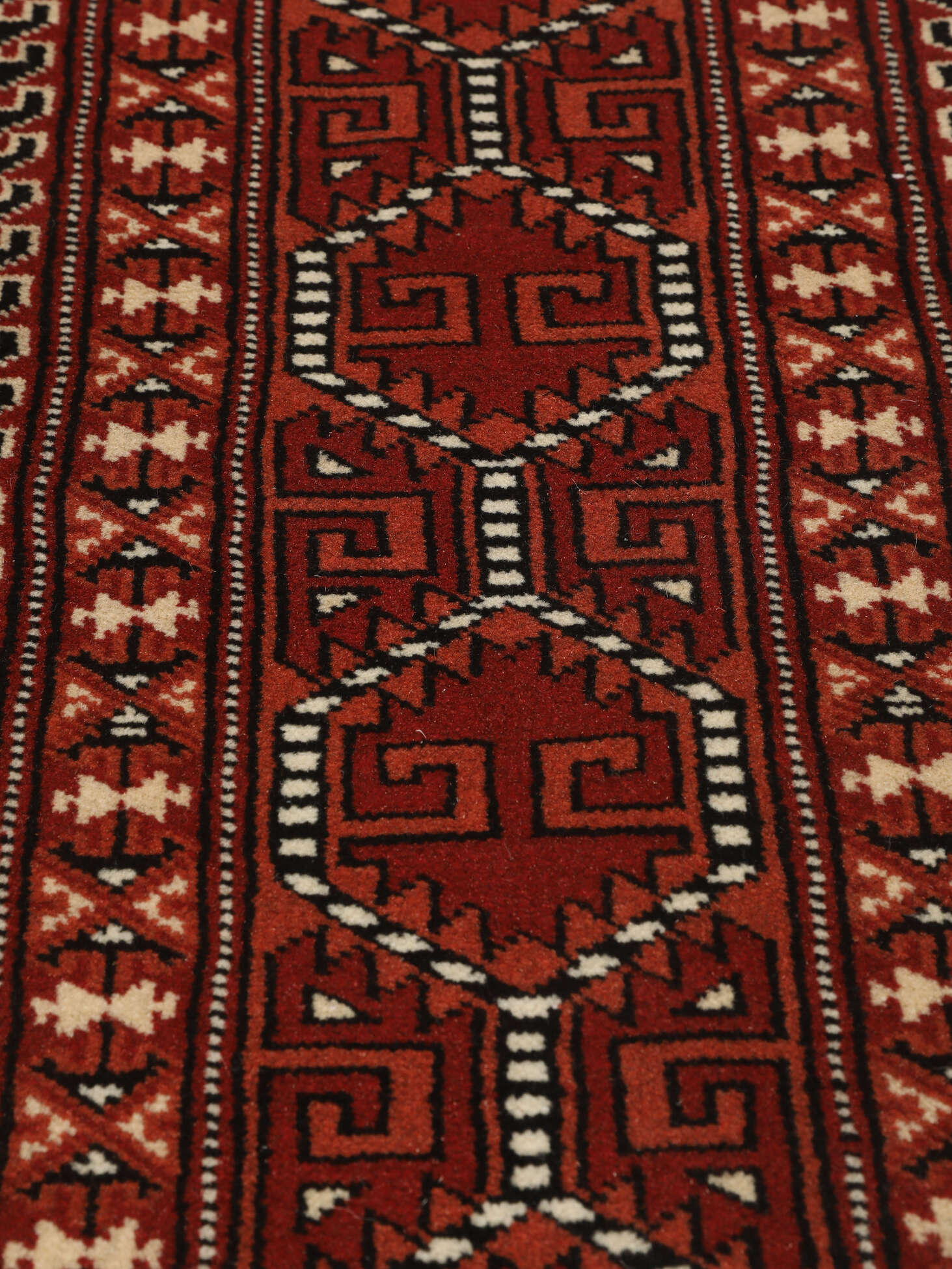 
    Turkaman - Dark red - 157 x 235 cm
  