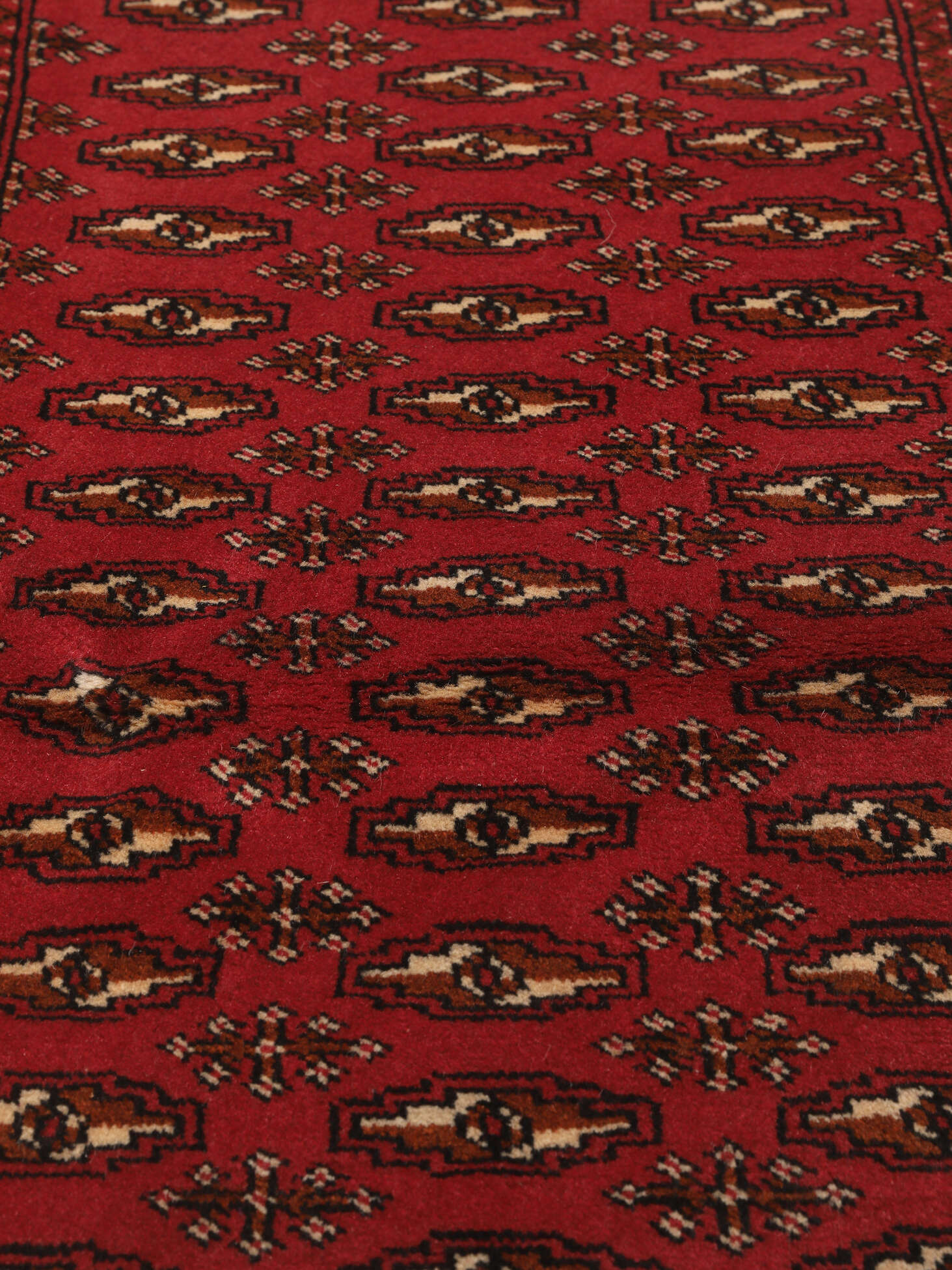 
    Turkaman - Dark red - 77 x 121 cm
  