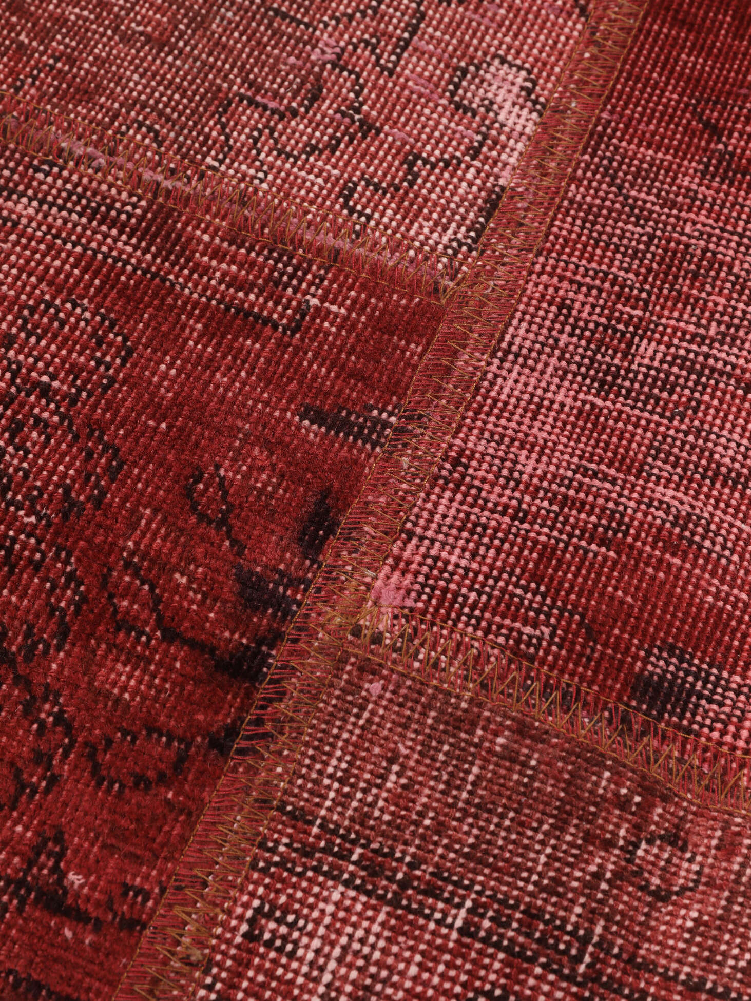 
    Patchwork - Dark red - 86 x 307 cm
  