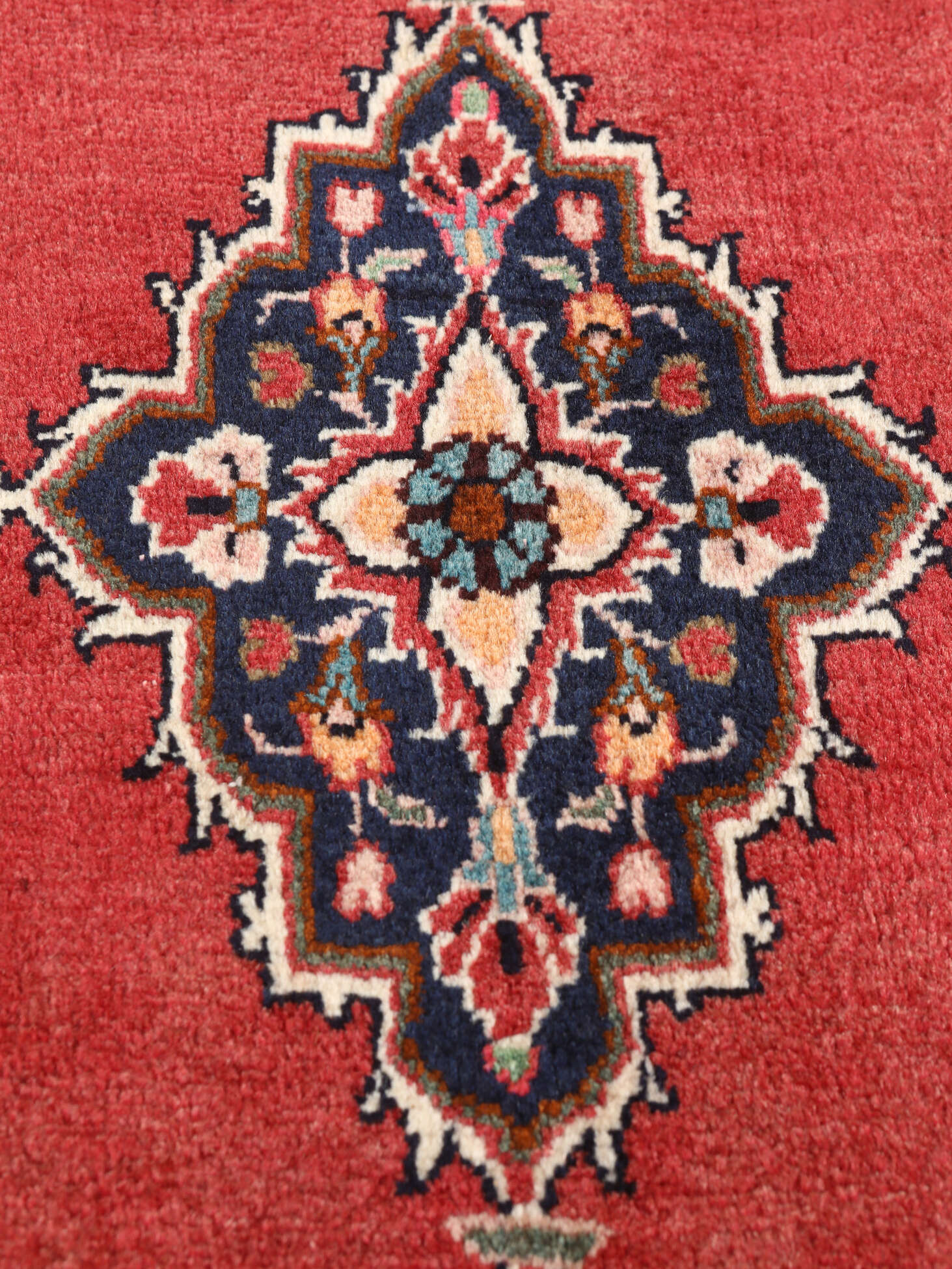 
    Asadabad - Dark red - 65 x 90 cm
  