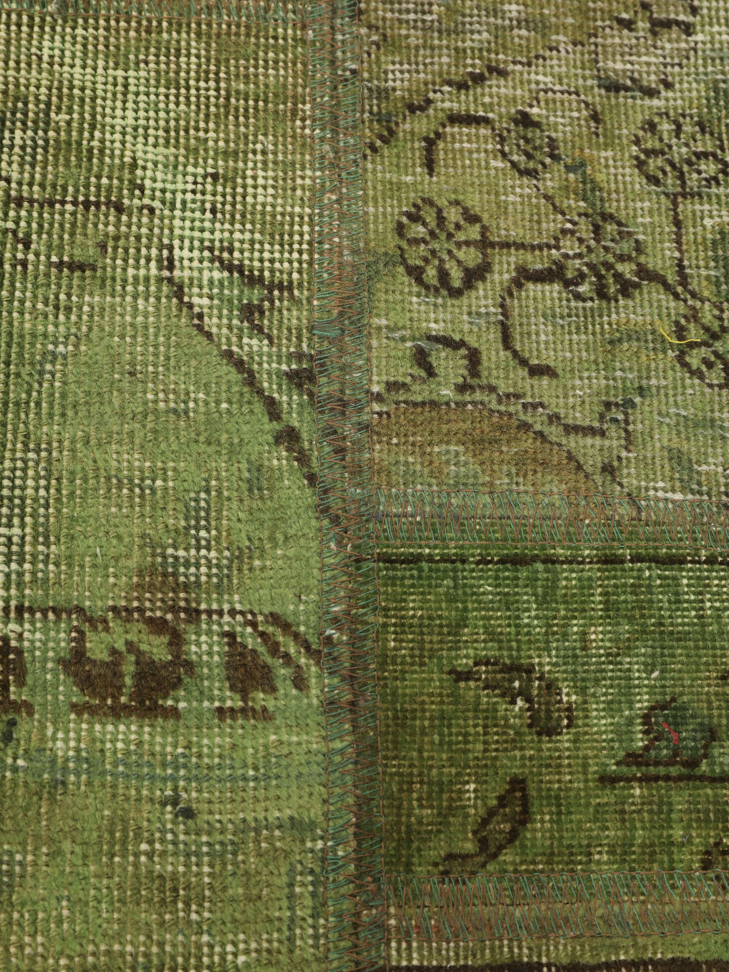 
    Patchwork - Dark green - 258 x 362 cm
  