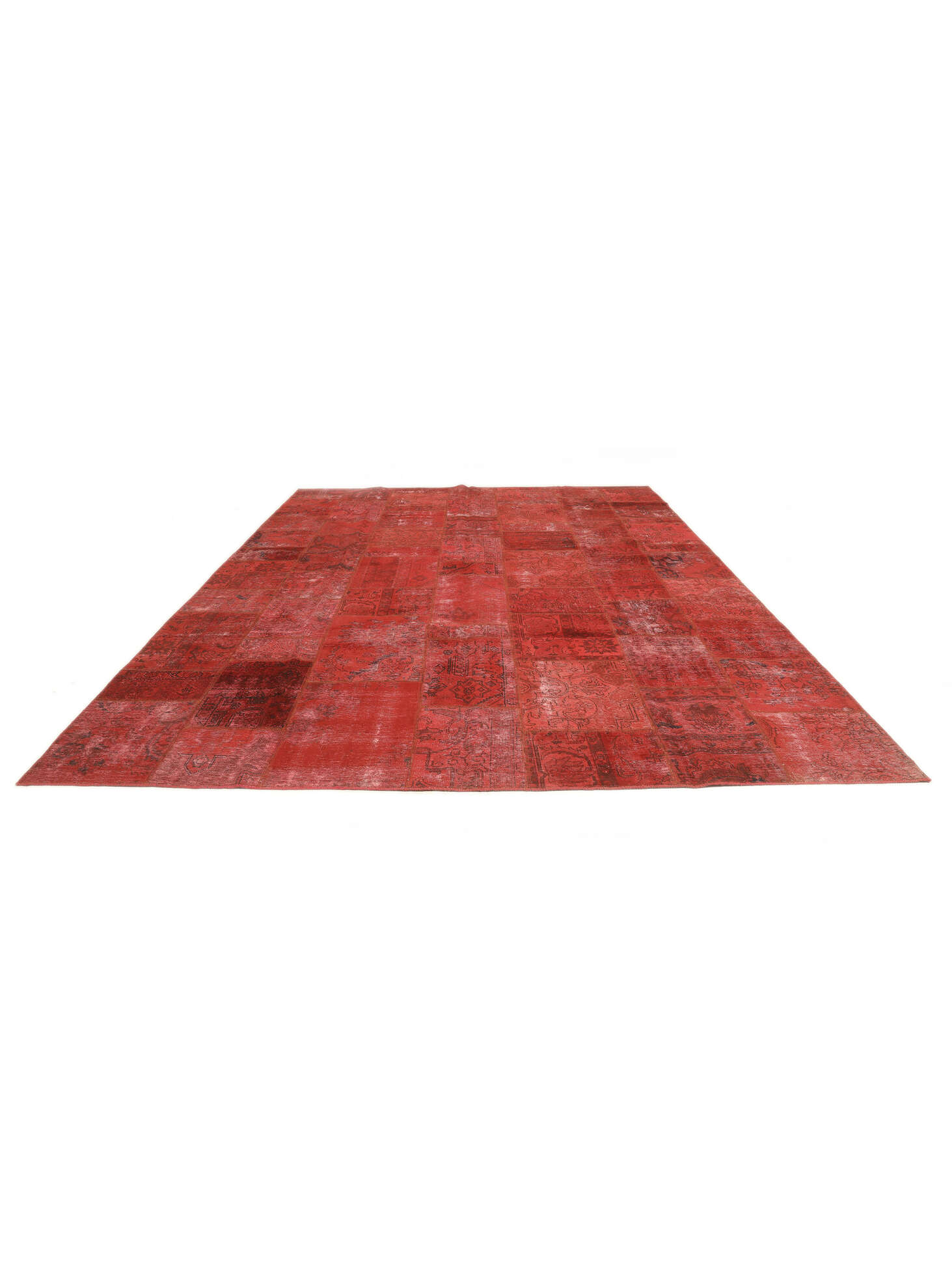 
    Patchwork - Dark red - 309 x 405 cm
  