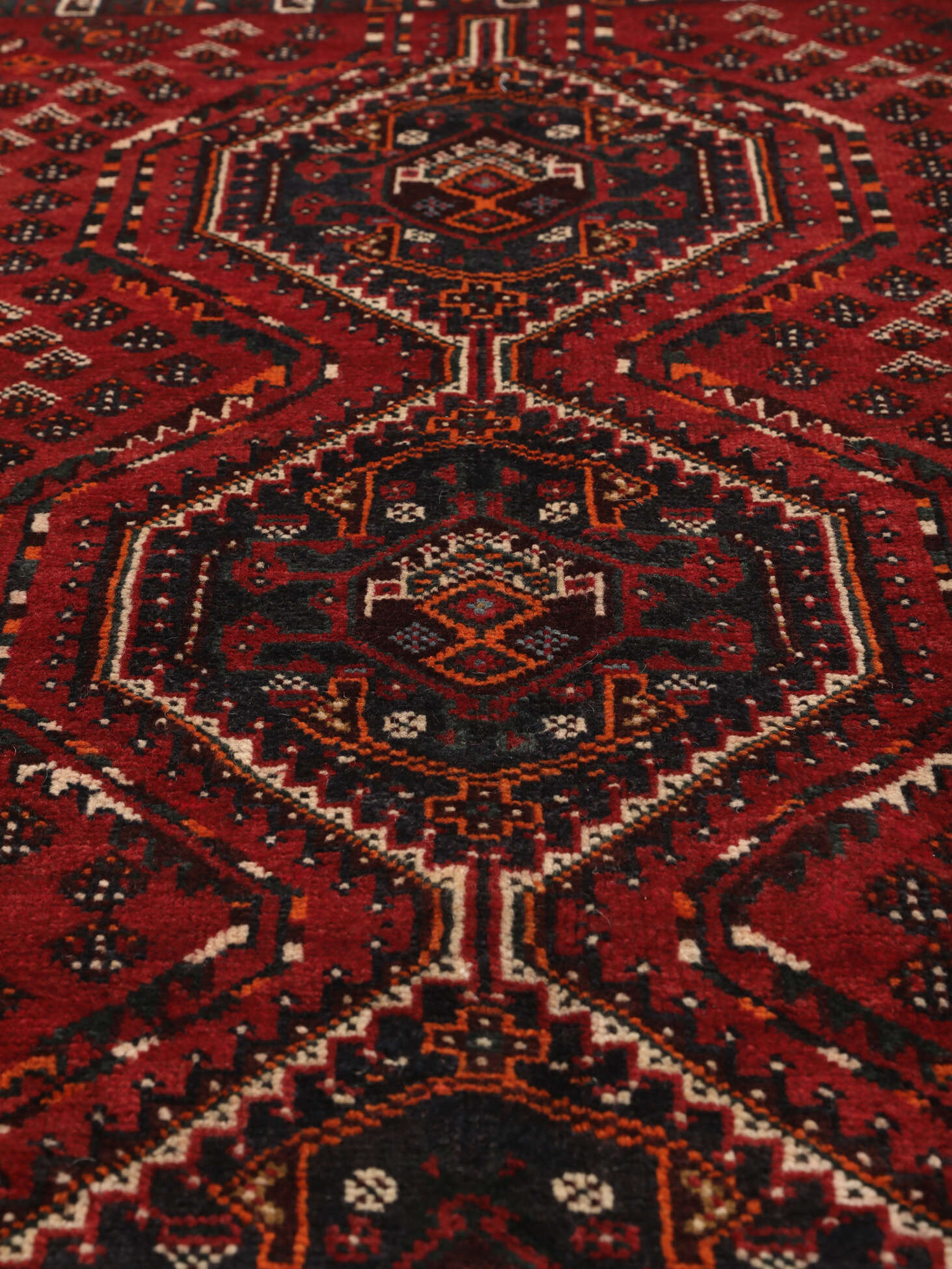 
    Shiraz - Black - 160 x 208 cm
  