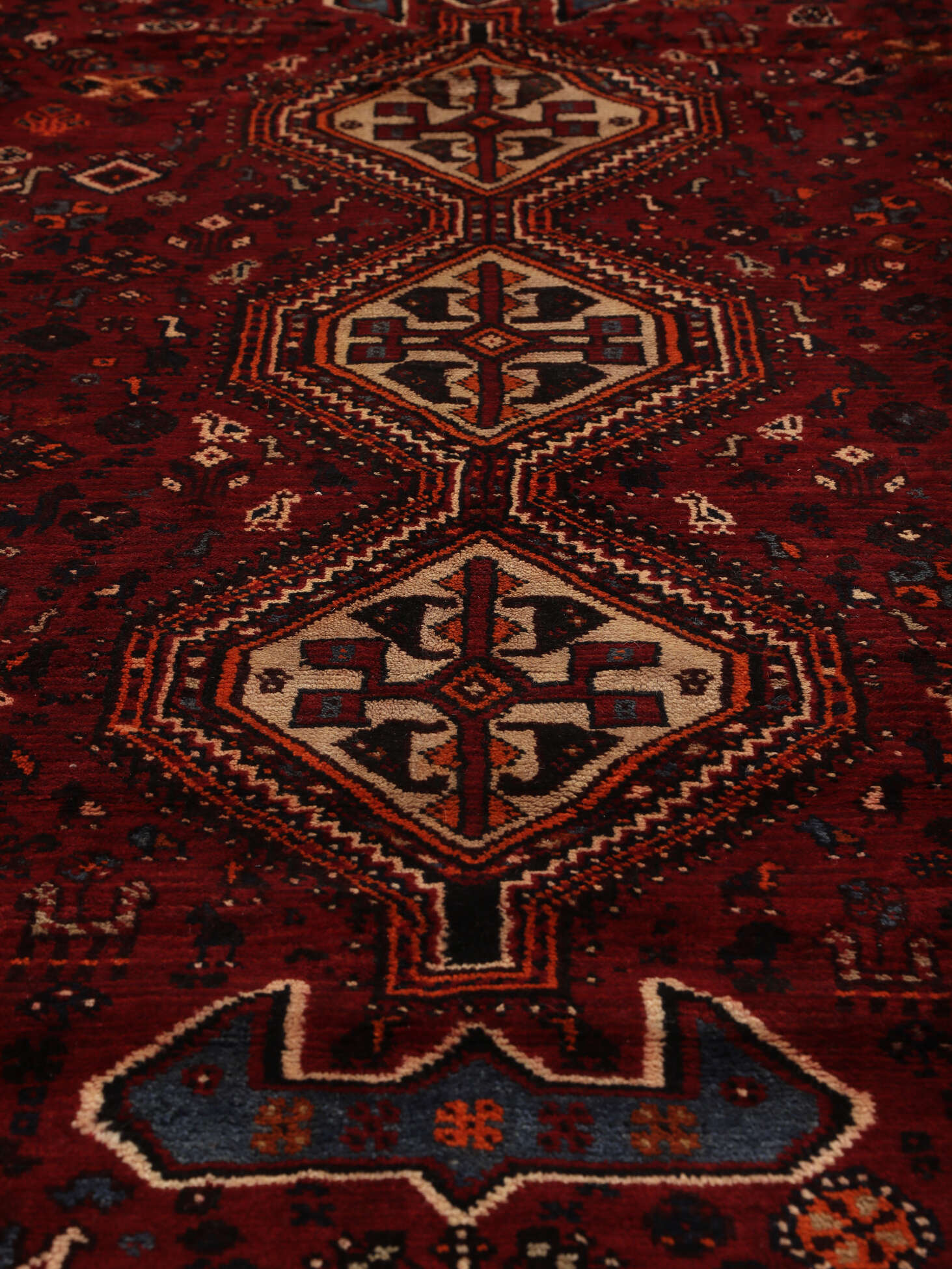 
    Qashqai - Black - 234 x 329 cm
  