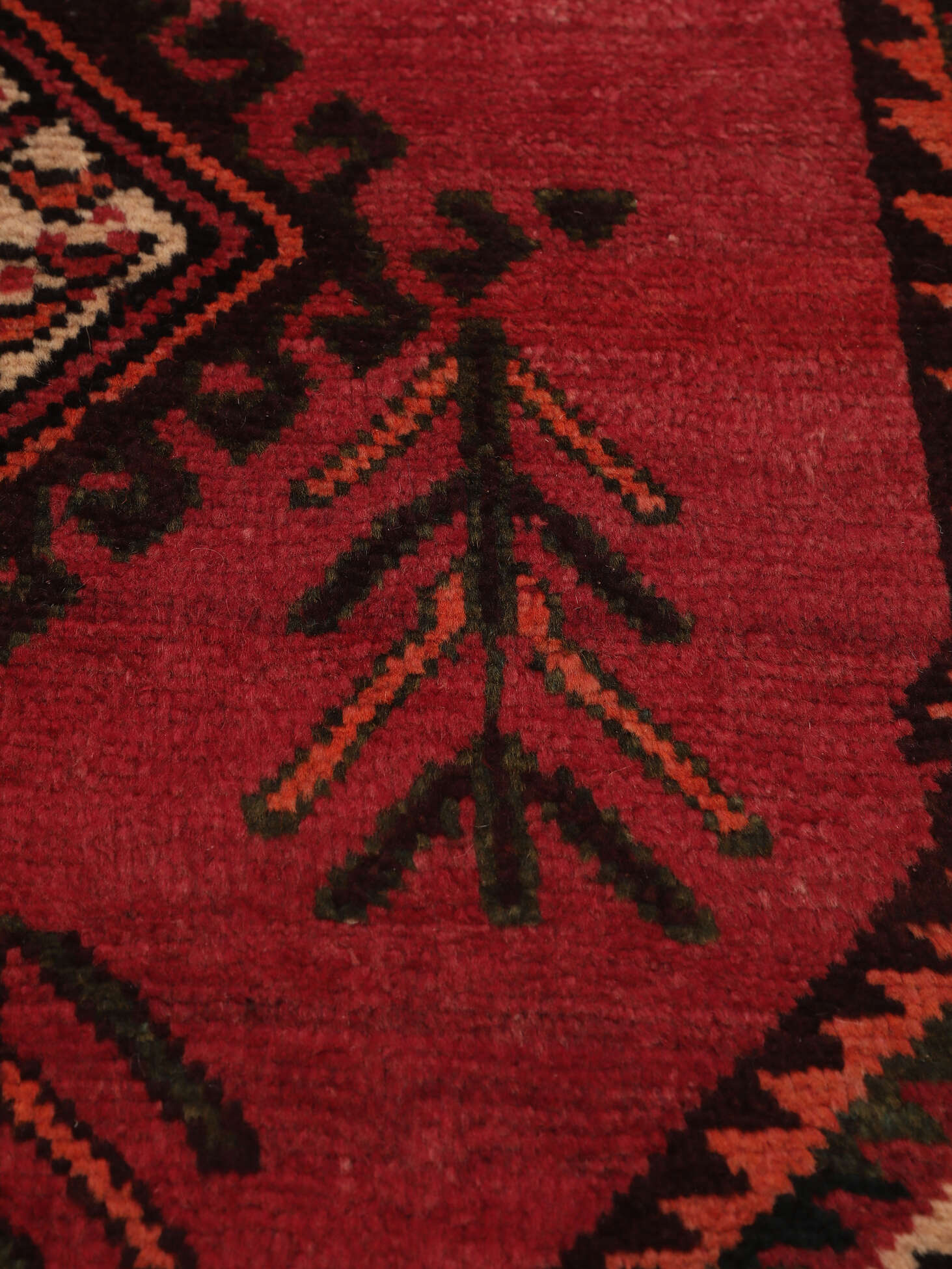 
    Shiraz - Dark red - 146 x 283 cm
  