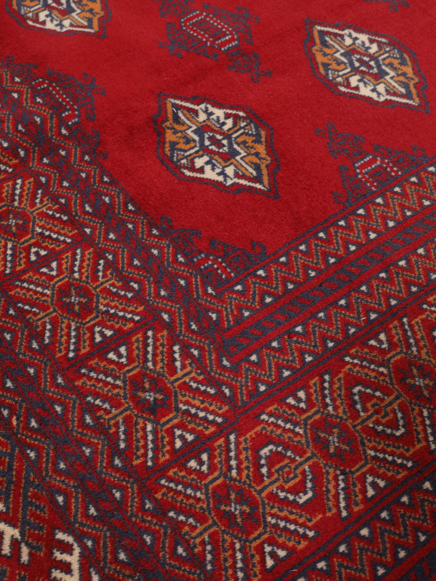 
    Turkaman - Dark red - 310 x 381 cm
  