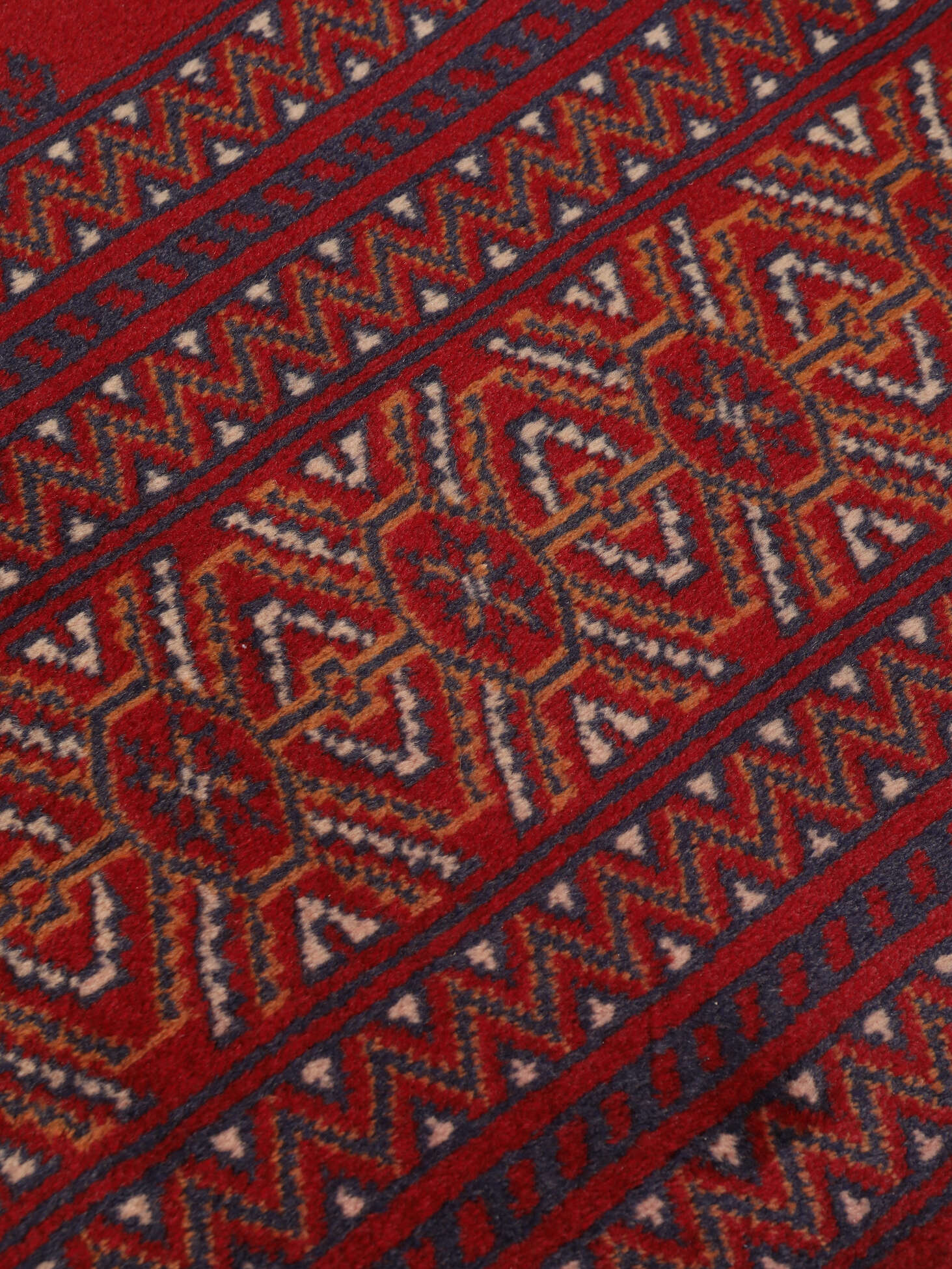 
    Turkaman - Dark red - 310 x 381 cm
  