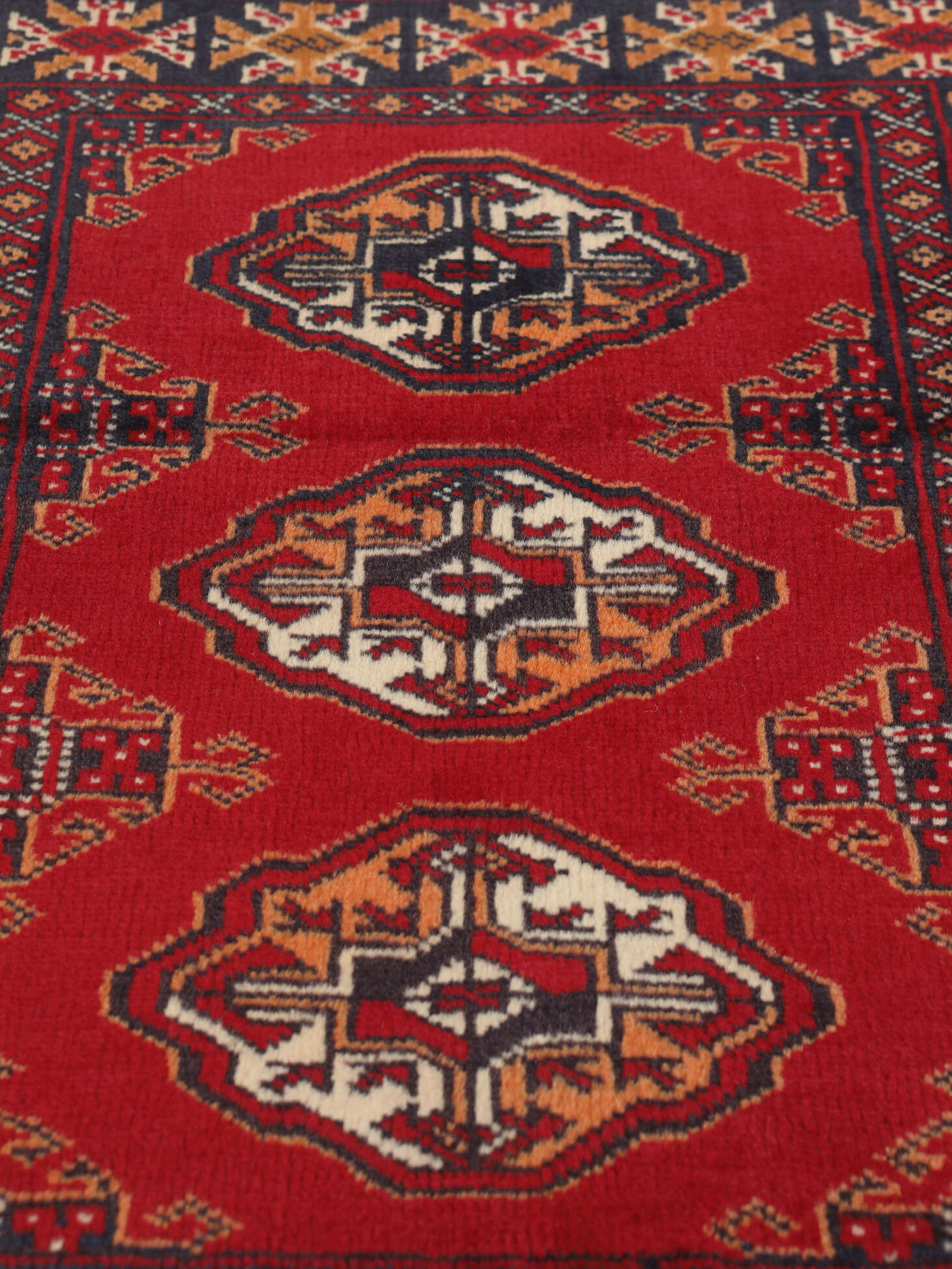 
    Turkaman - Dark red - 60 x 81 cm
  