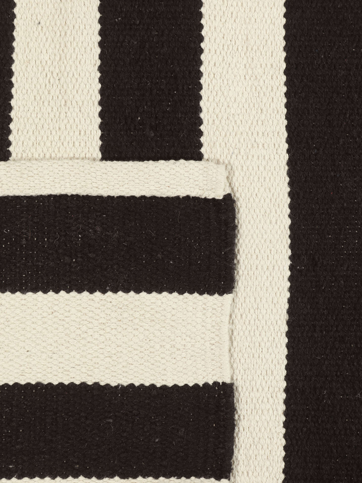 Alfombra grande de salón motivos blanco negro 200x300 cm - KARE España