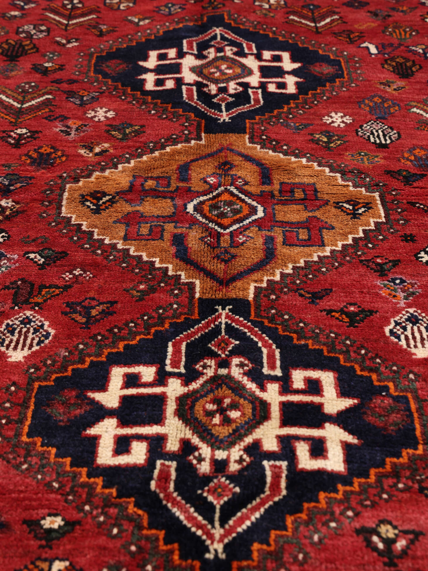 
    Qashqai Fine - Dark red - 163 x 245 cm
  