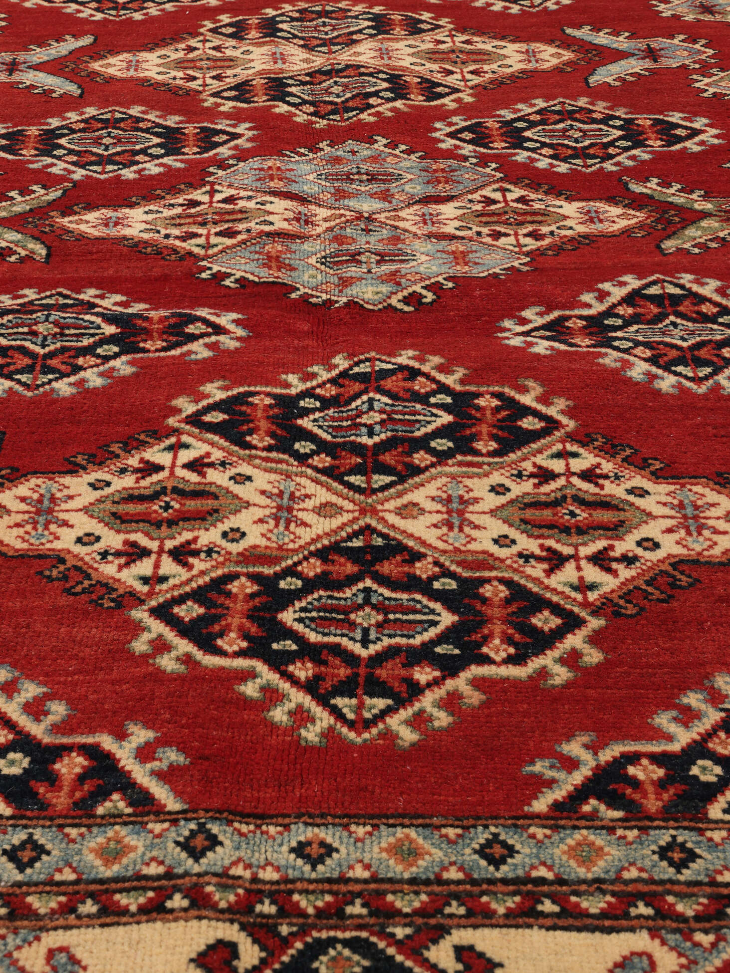 
    Kazak Fine - Dark red - 149 x 198 cm
  