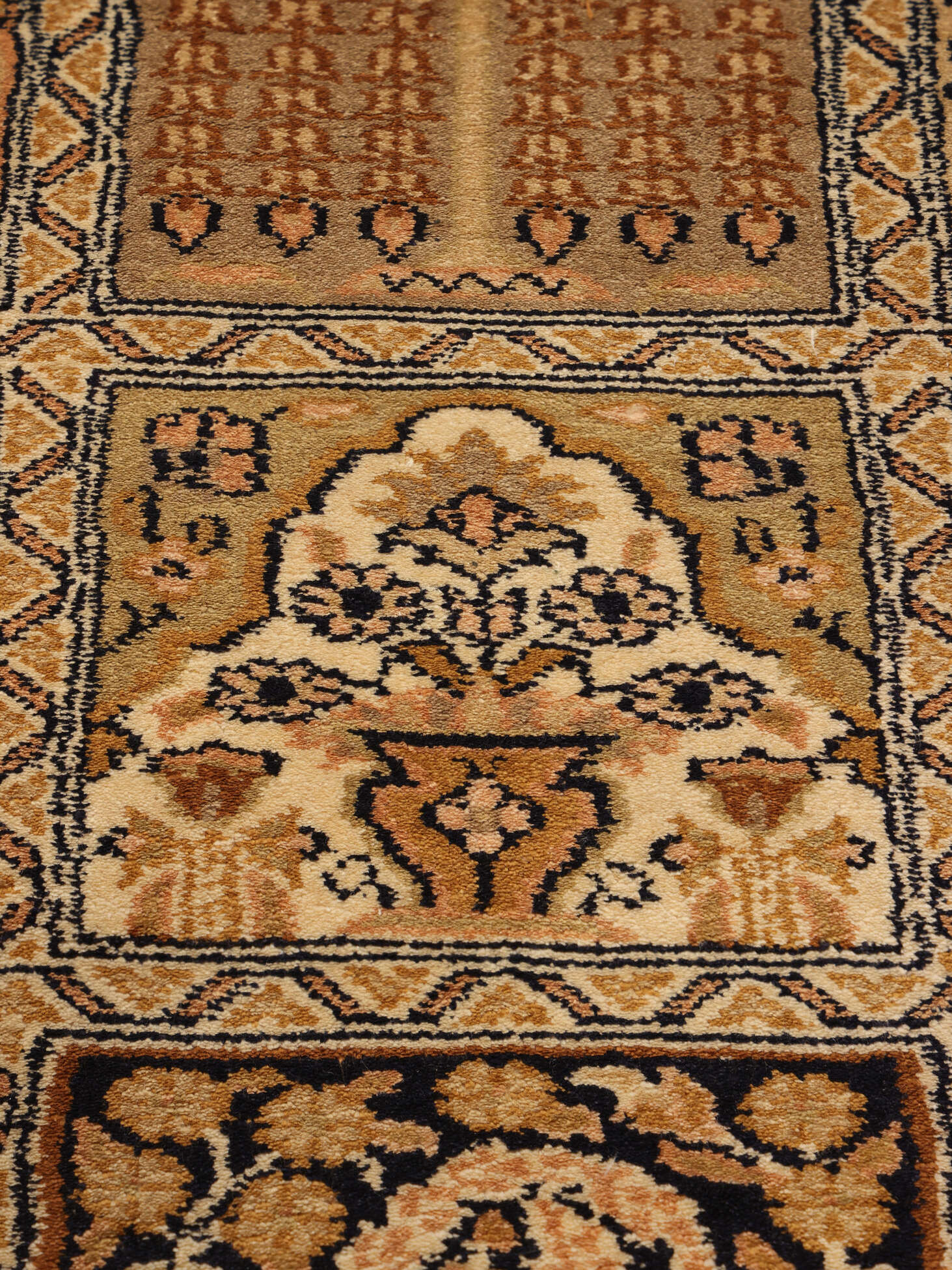 
    Kashmir pure silk 24 / 24 Quality - Brown - 92 x 143 cm
  