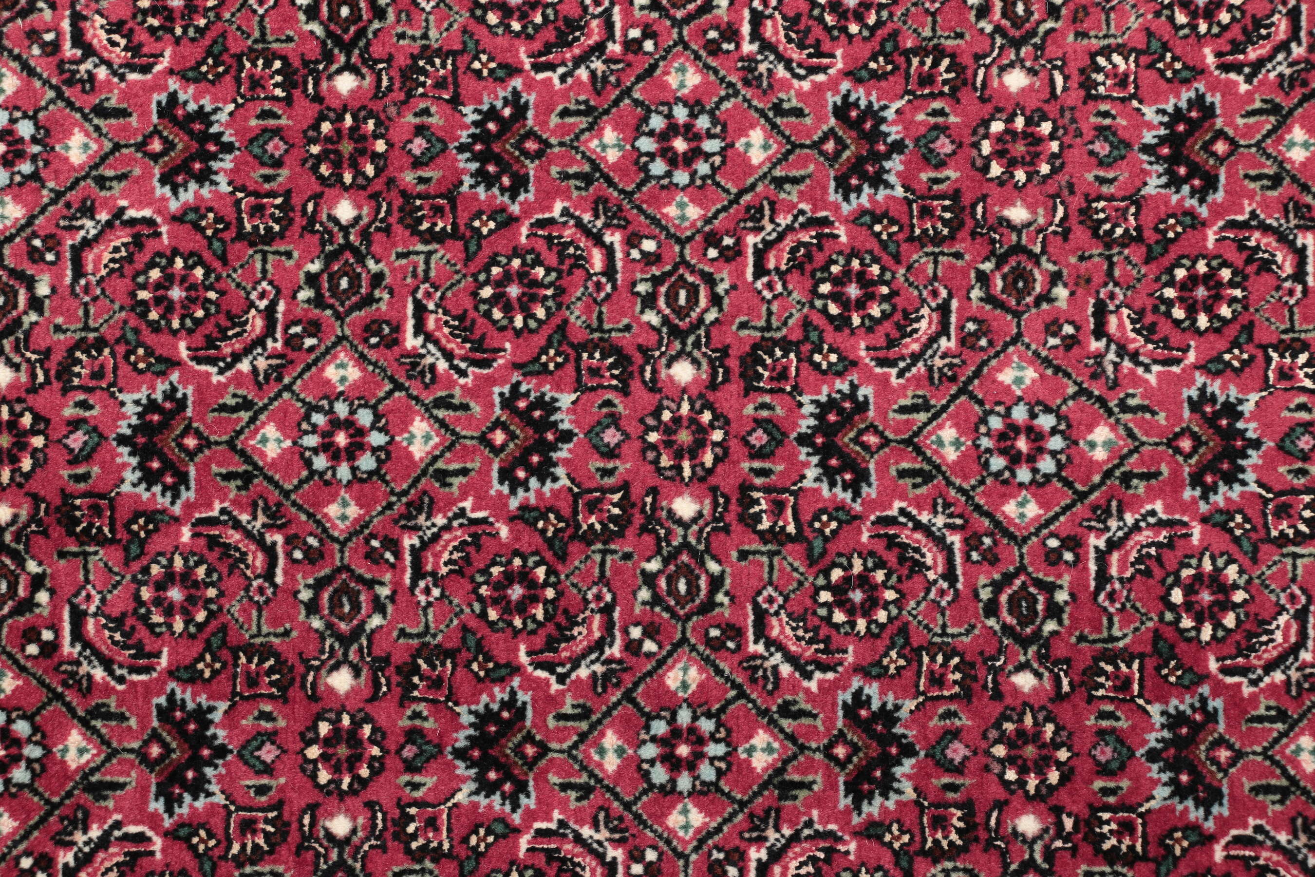 
    Bidjar with silk - Dark red - 207 x 307 cm
  