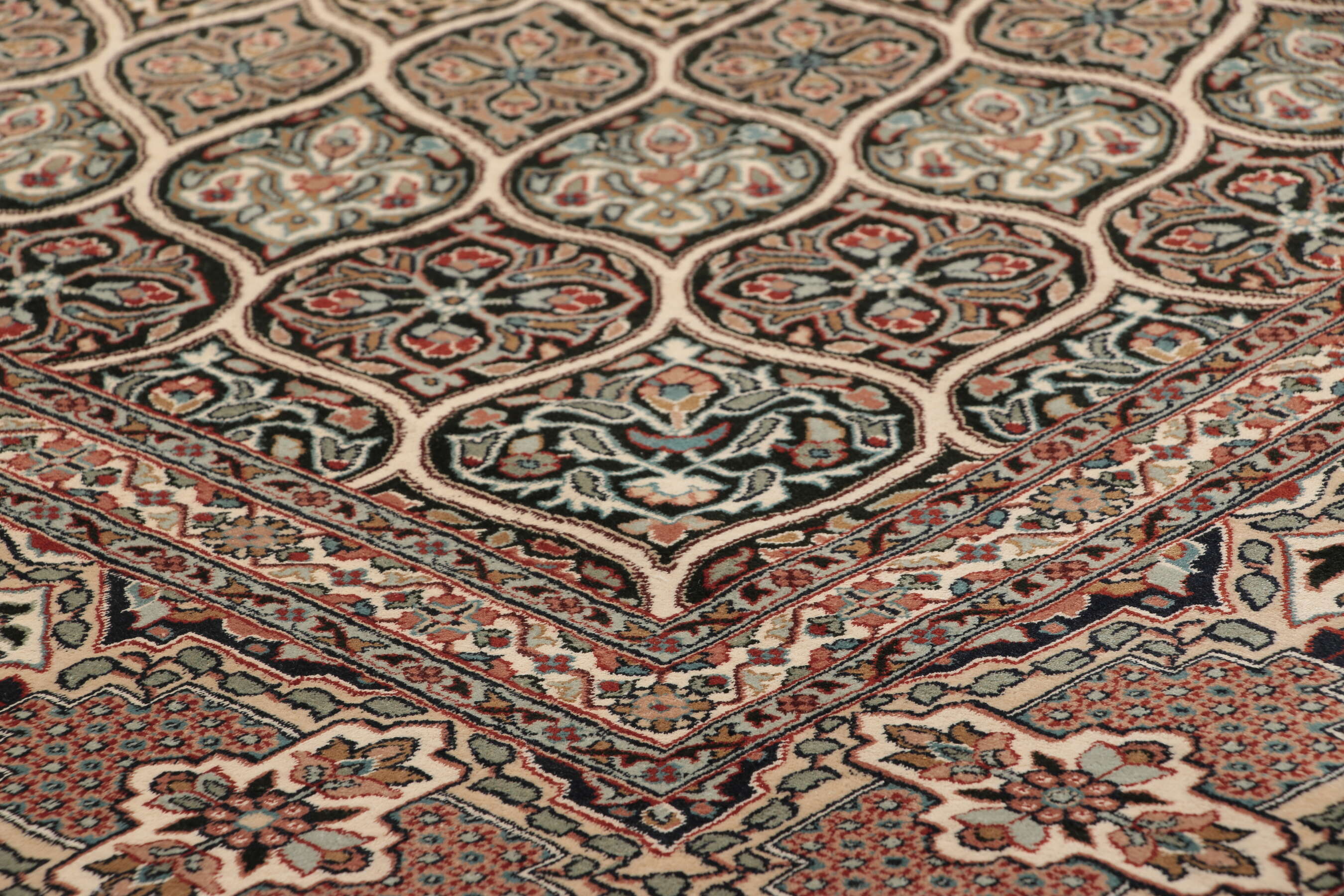 
    Kashmir pure silk 24 / 24 - Brown - 183 x 187 cm
  
