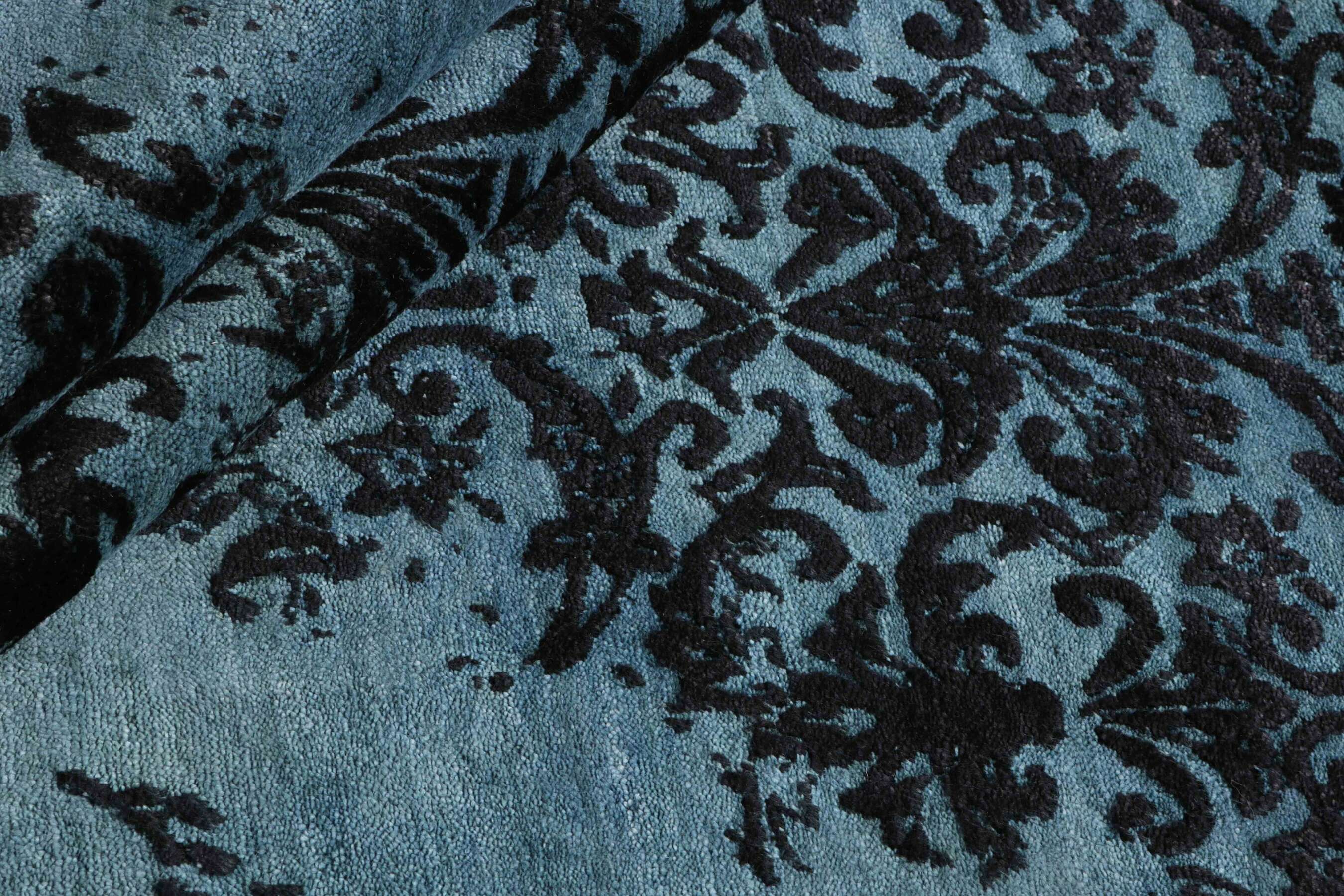 
    Damask - Dark blue - 168 x 240 cm
  