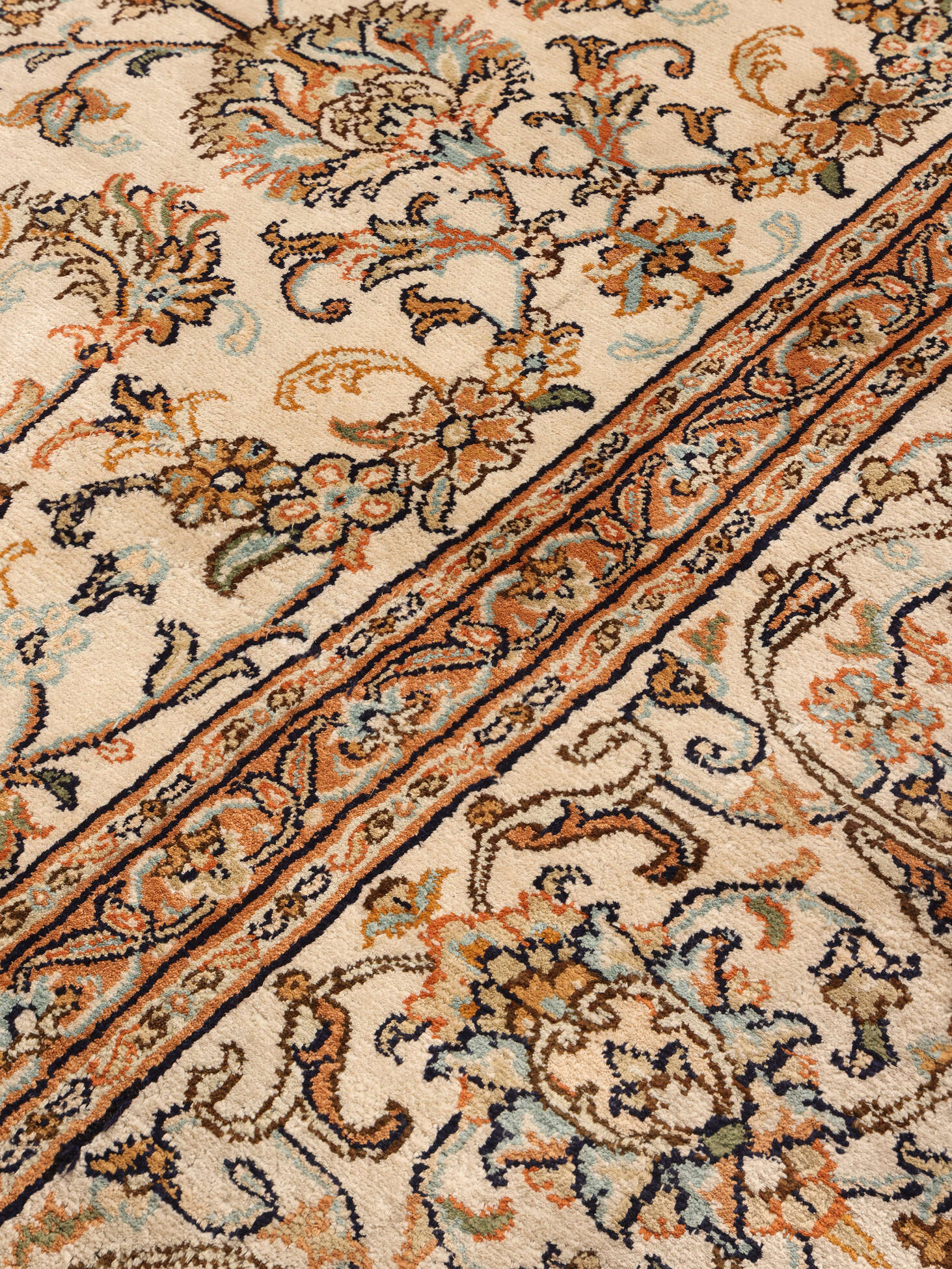 
    Kashmir pure silk - Brown - 183 x 275 cm
  