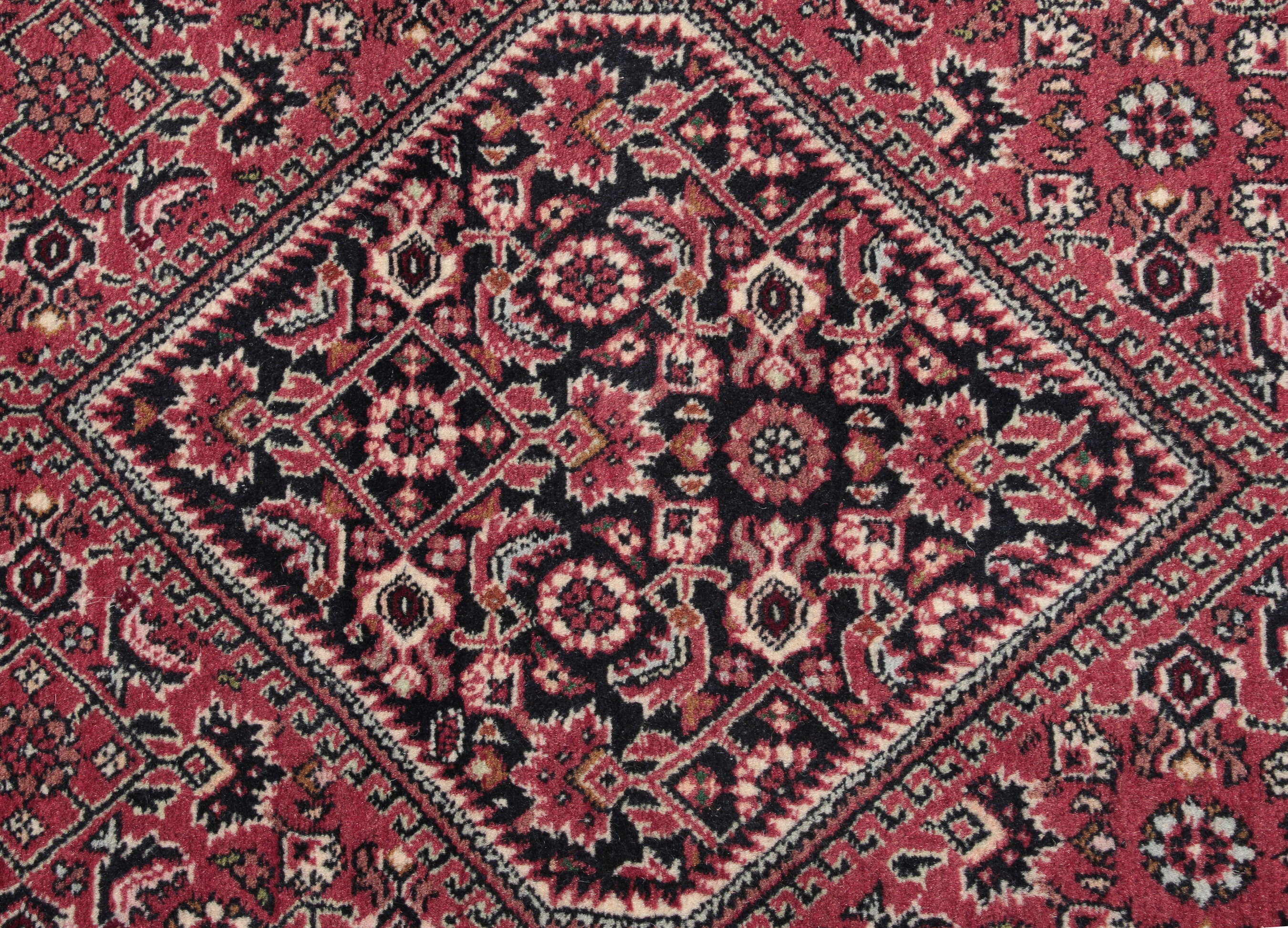 
    Bidjar - Dark red - 87 x 387 cm
  