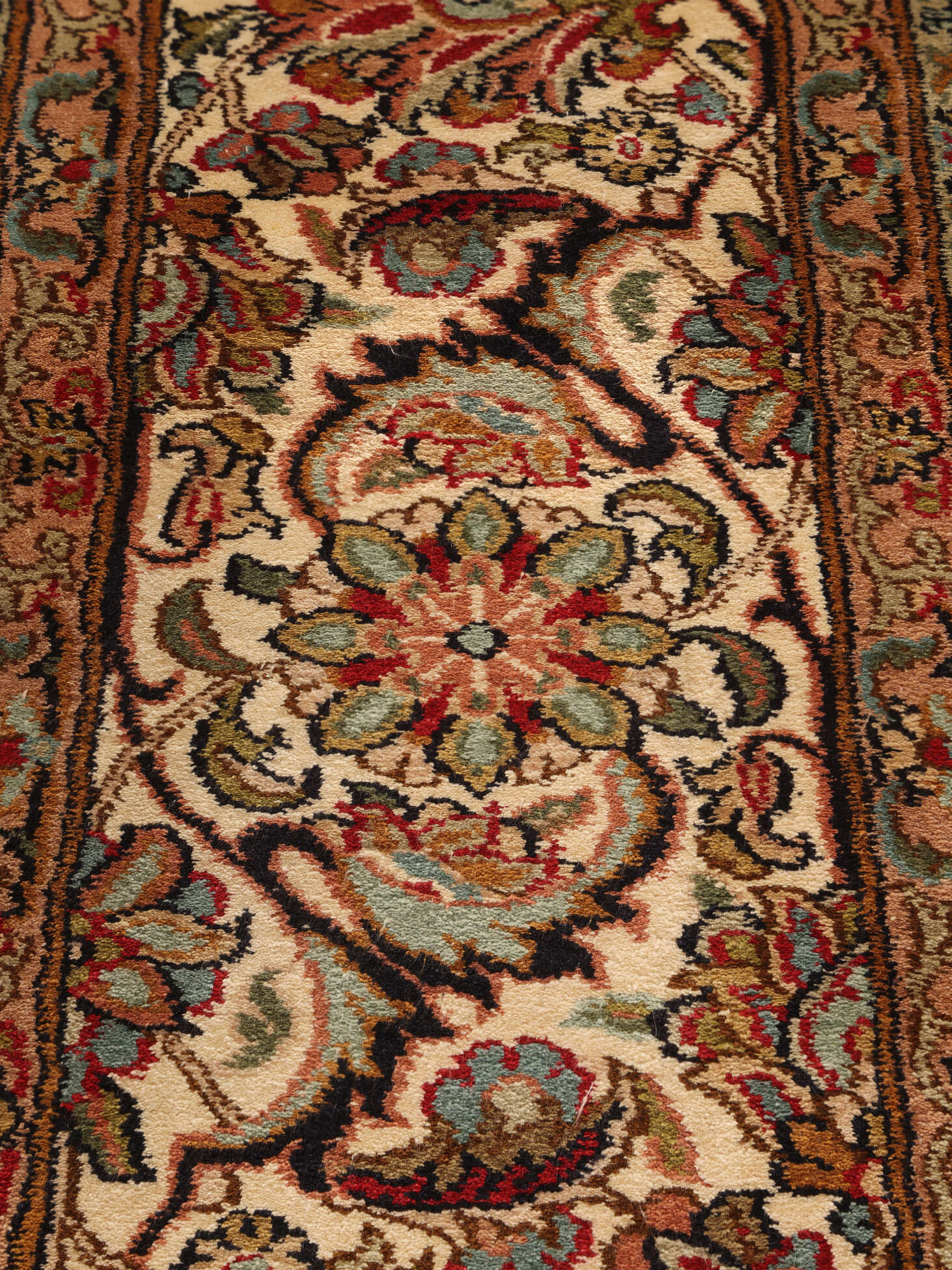 
    Kashmir pure silk 24 / 24 Quality - Brown - 131 x 186 cm
  
