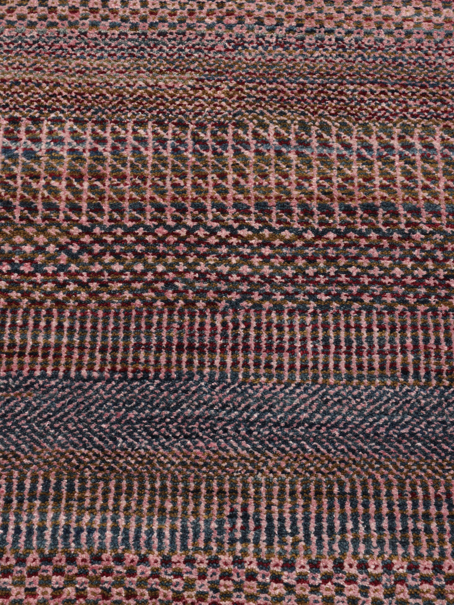
    Grass - Dark red - 269 x 366 cm
  
