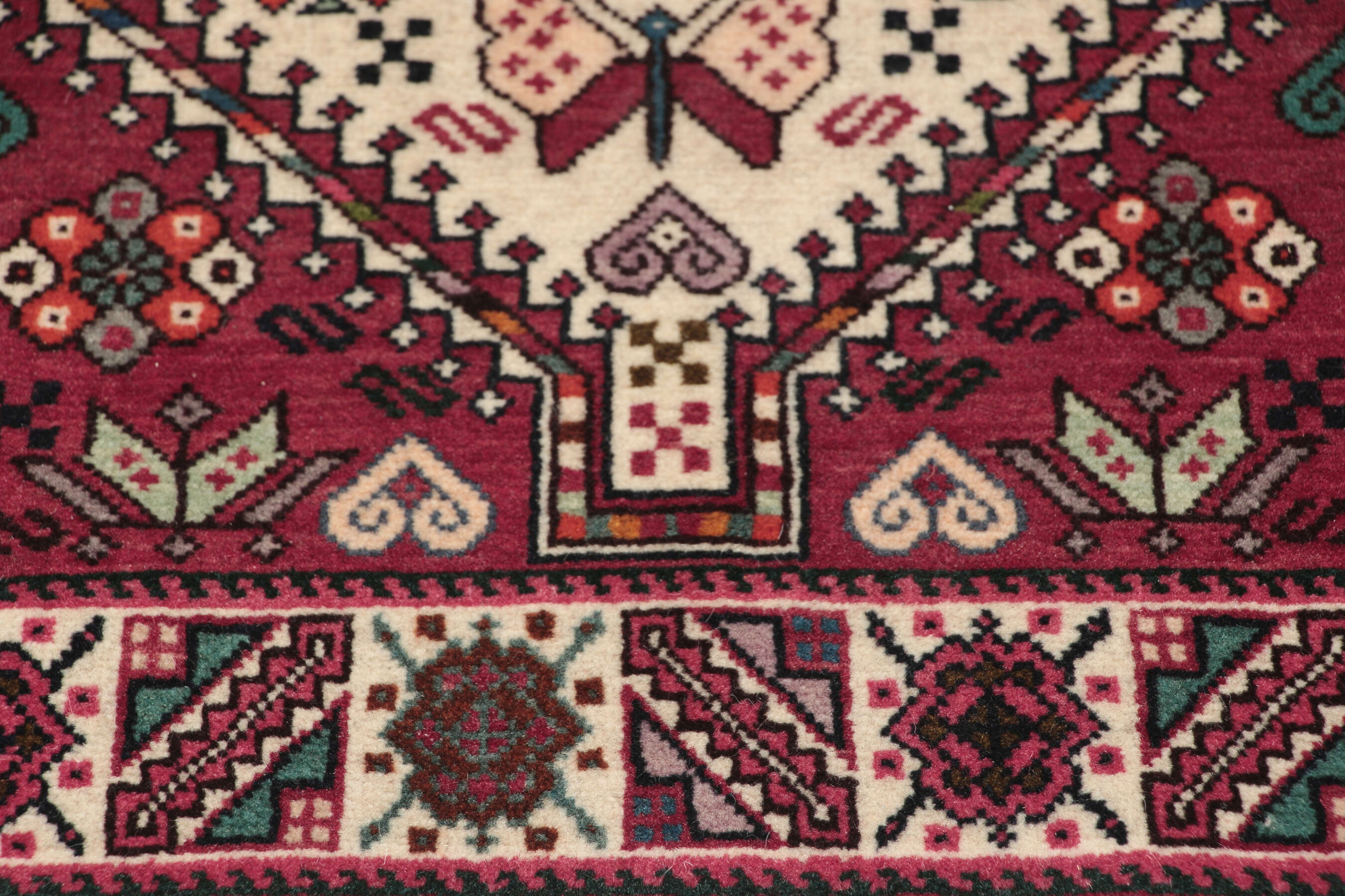
    Qashqai - Dark red - 78 x 200 cm
  
