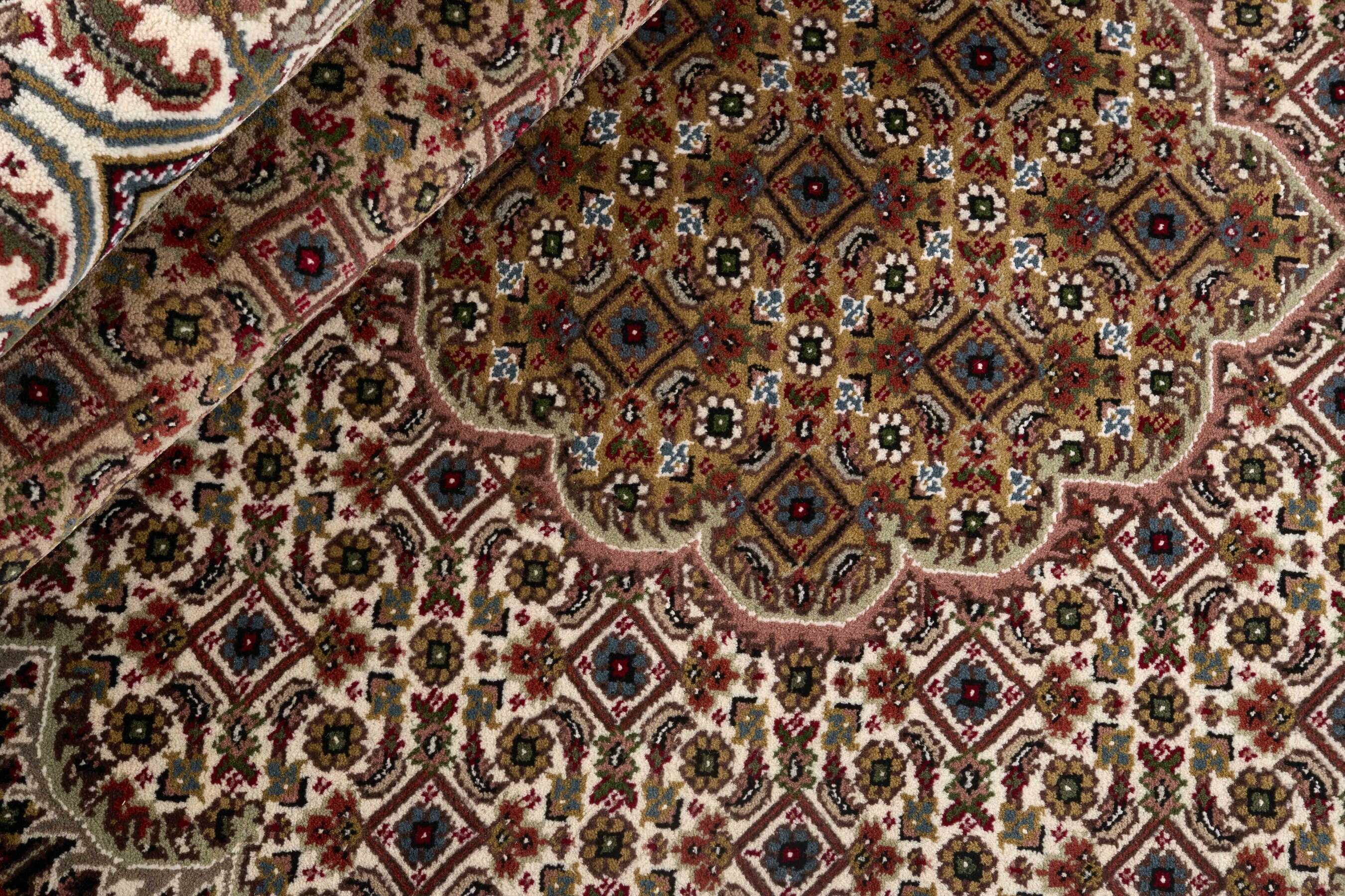 
    Tabriz Indi - Brown - 252 x 353 cm
  