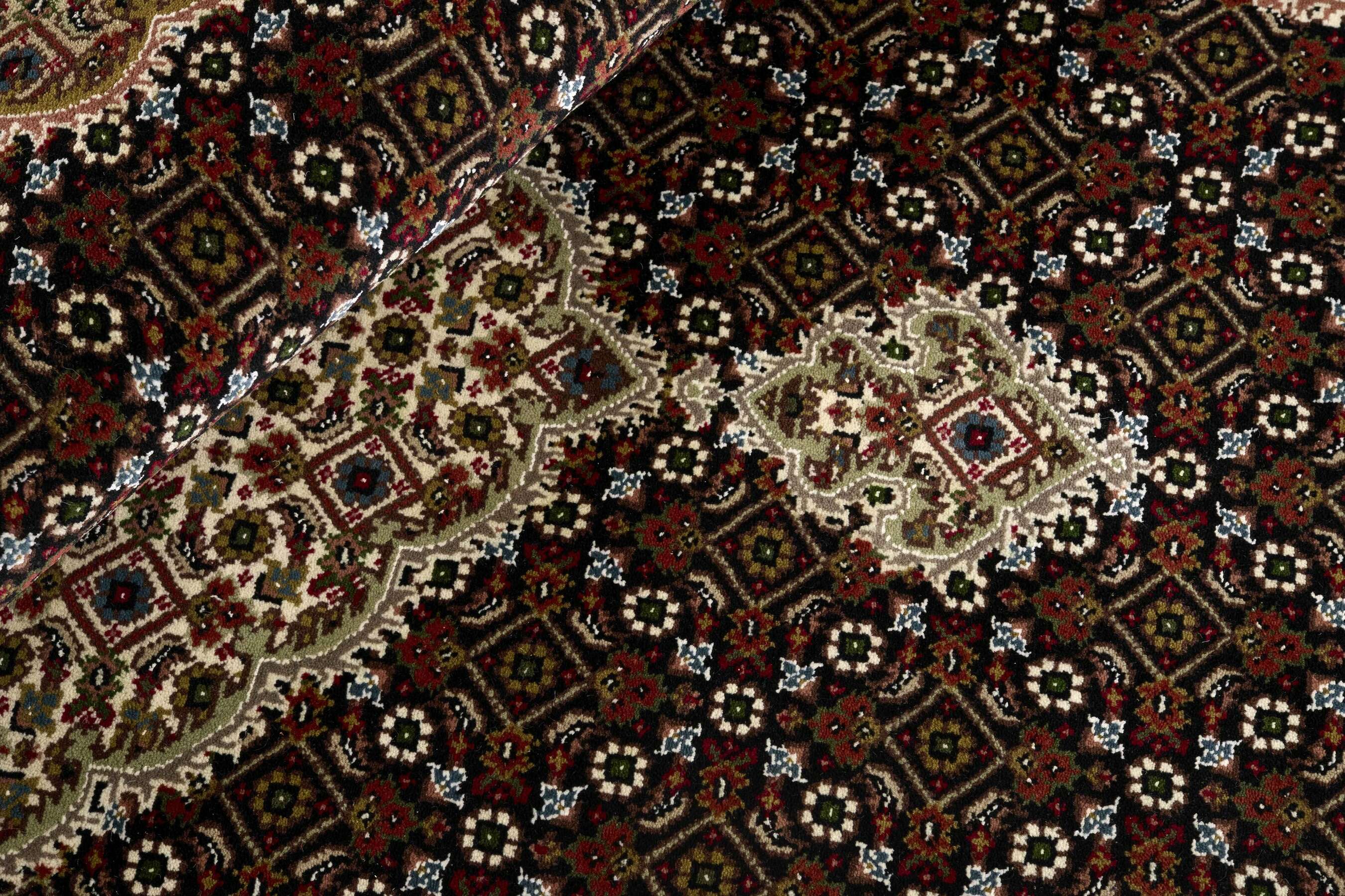 
    Tabriz Indi - Black - 171 x 244 cm
  