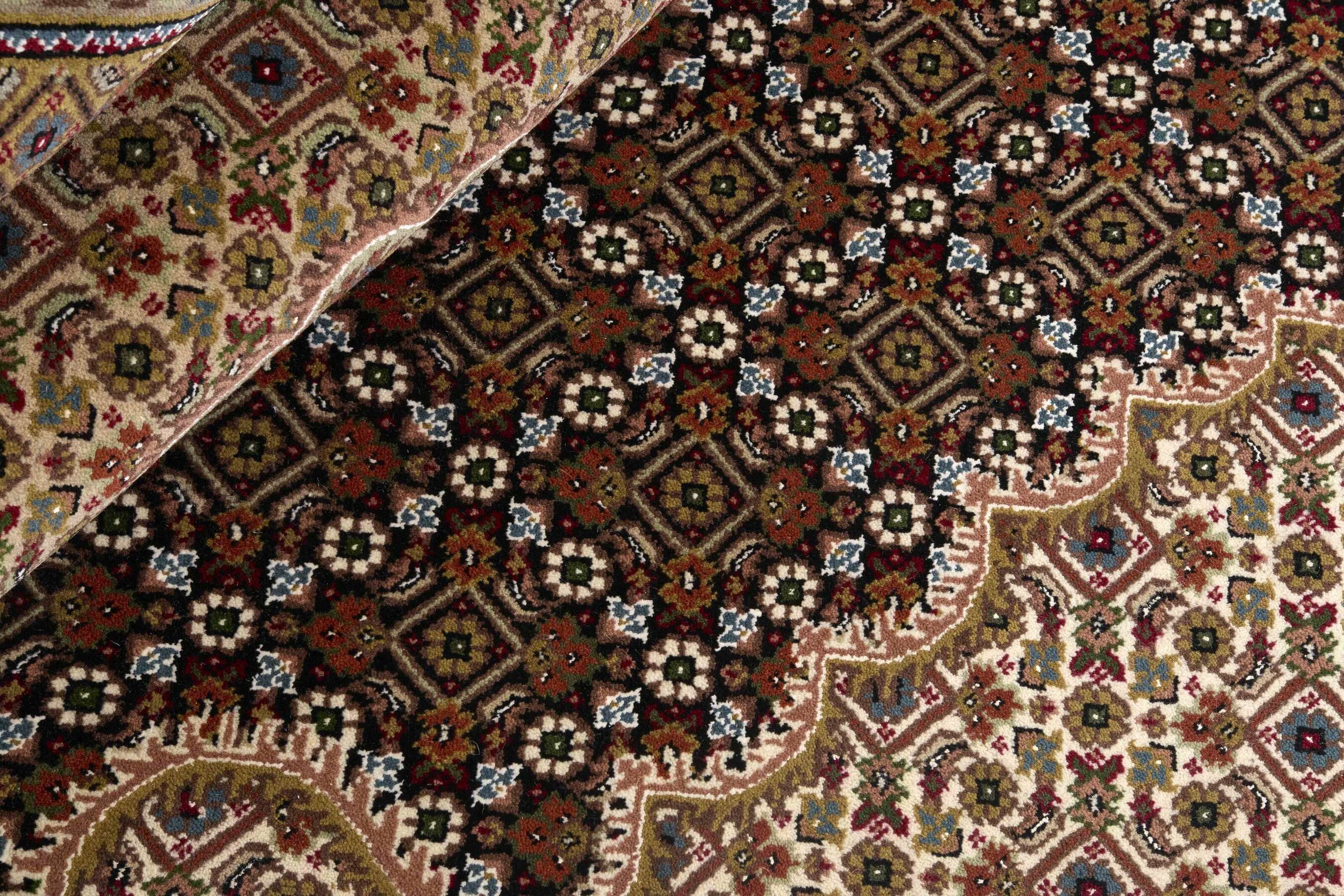 
    Tabriz Indi - Brown - 200 x 253 cm
  