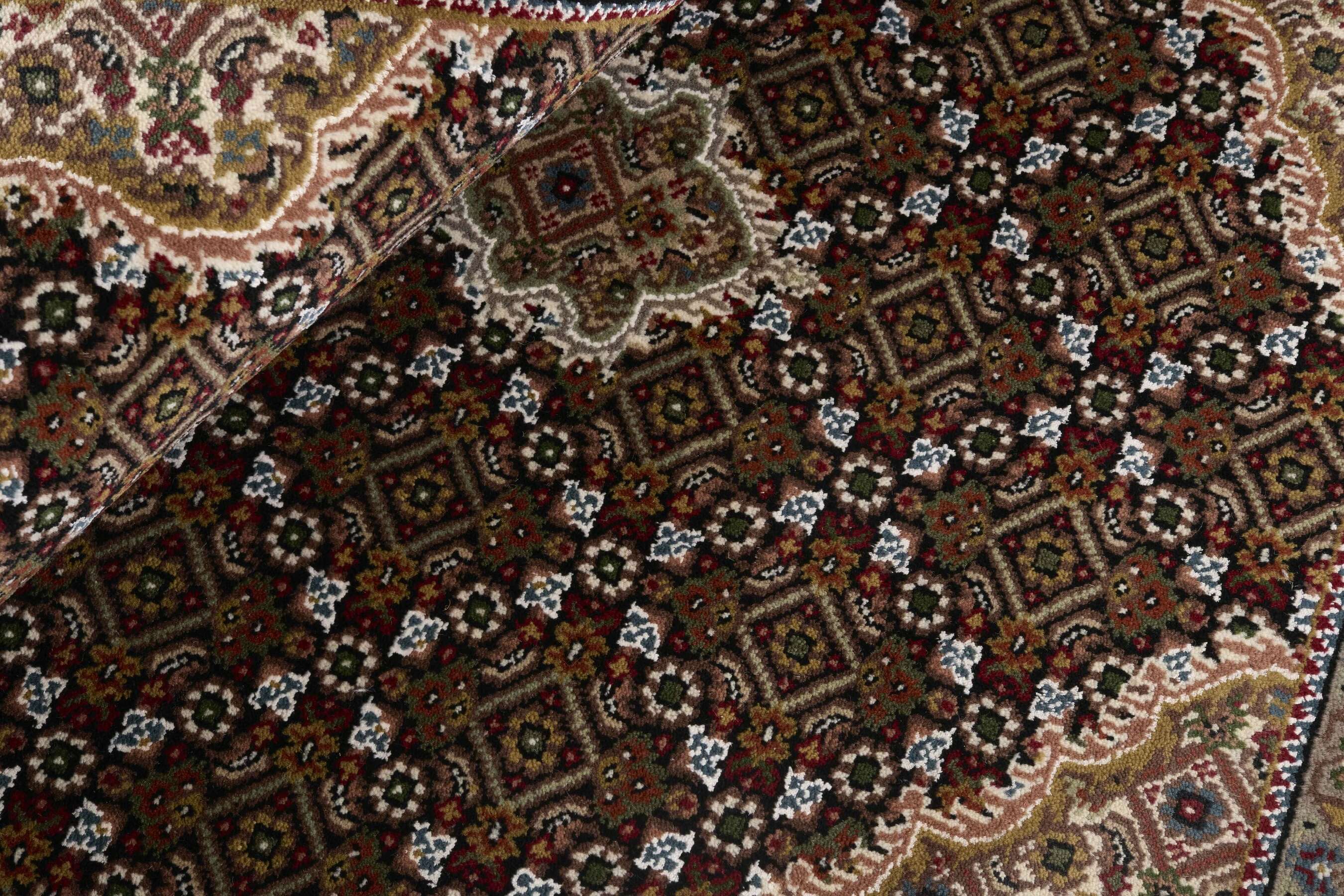
    Tabriz Indi - Brown - 139 x 204 cm
  