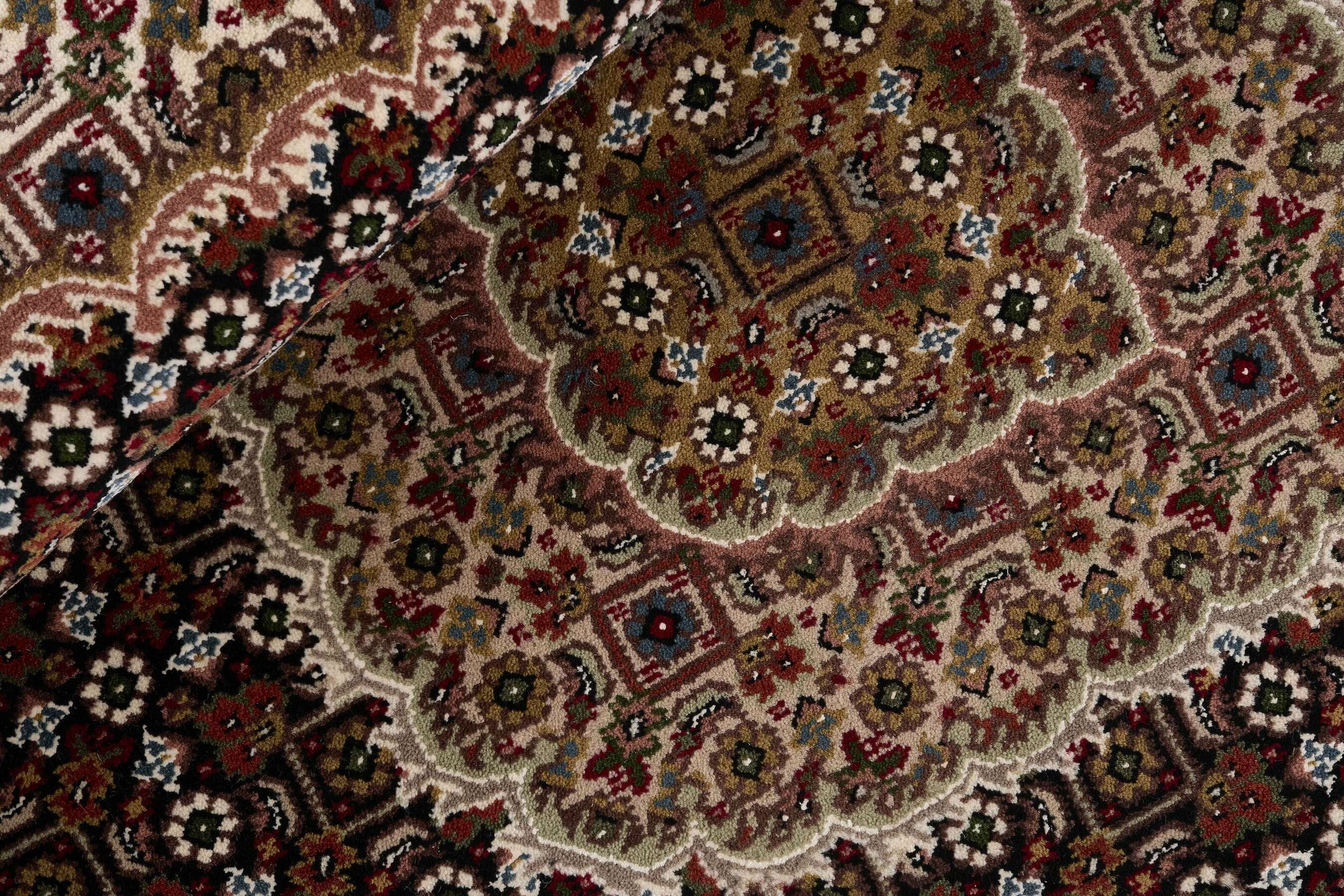 
    Tabriz Indi - Brown - 145 x 202 cm
  