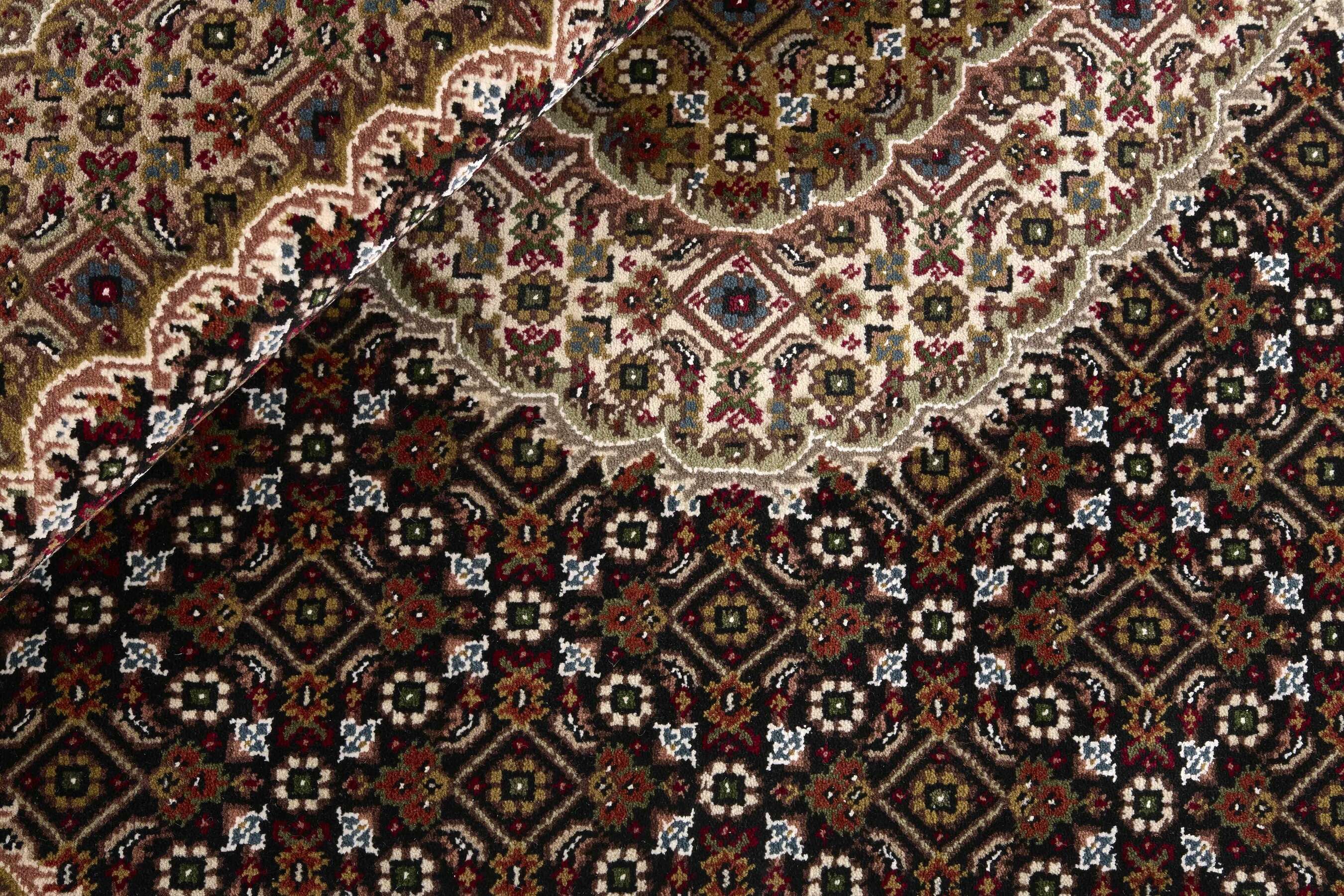 
    Tabriz Indi - Brown - 141 x 200 cm
  