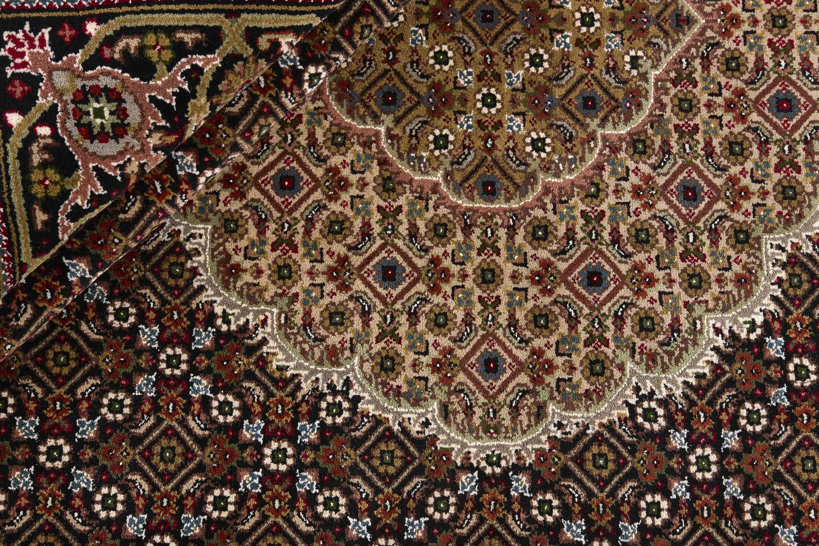 
    Tabriz Indi - Black - 202 x 250 cm
  