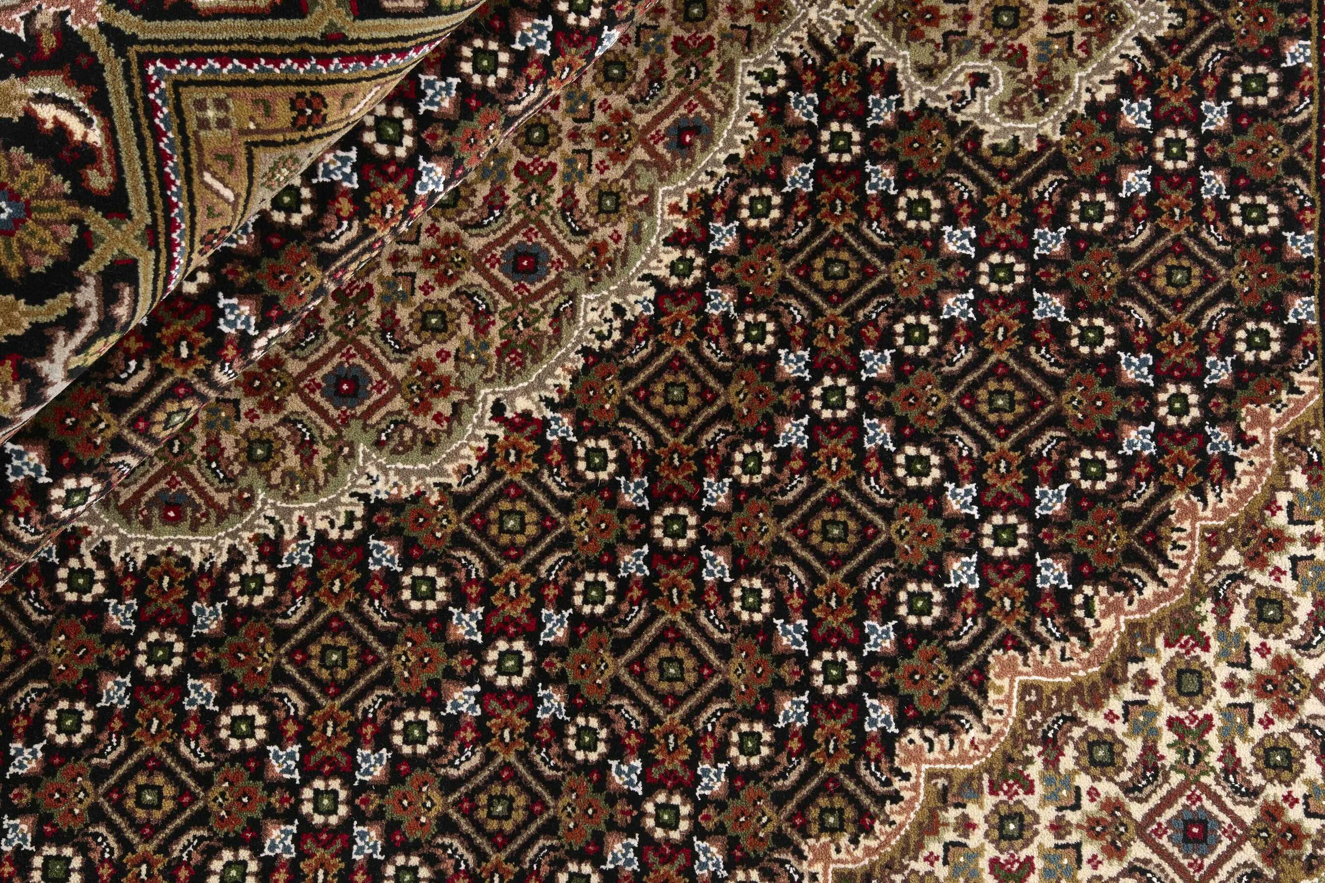 
    Tabriz Indi - Black - 200 x 200 cm
  