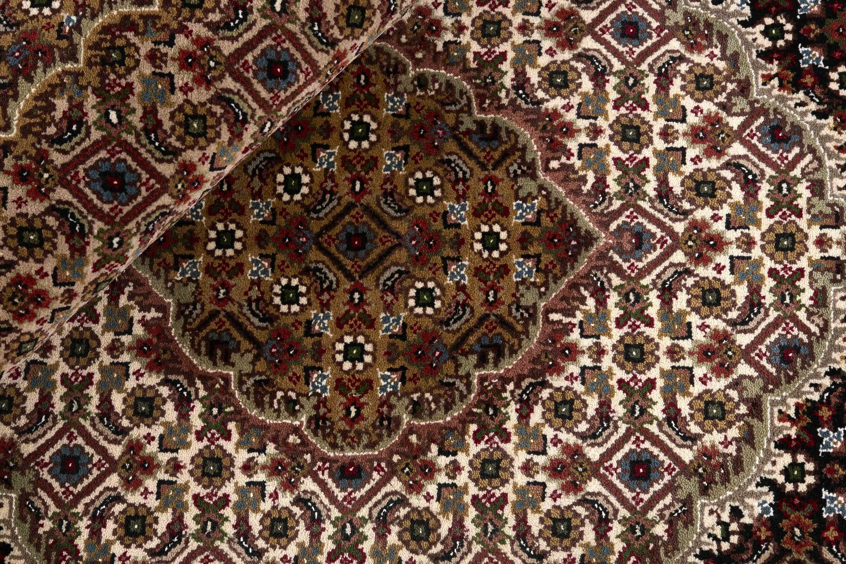 
    Tabriz Indi - Brown - 200 x 204 cm
  