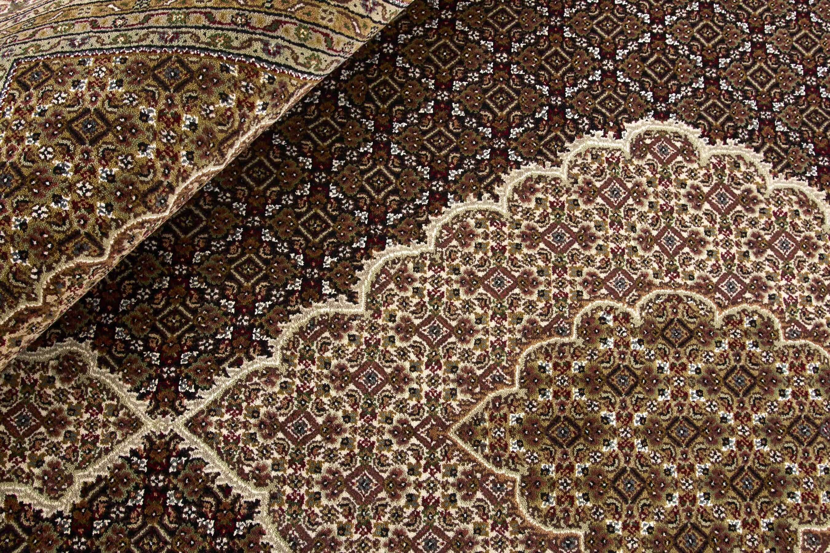 
    Tabriz Indi - Brown - 269 x 370 cm
  