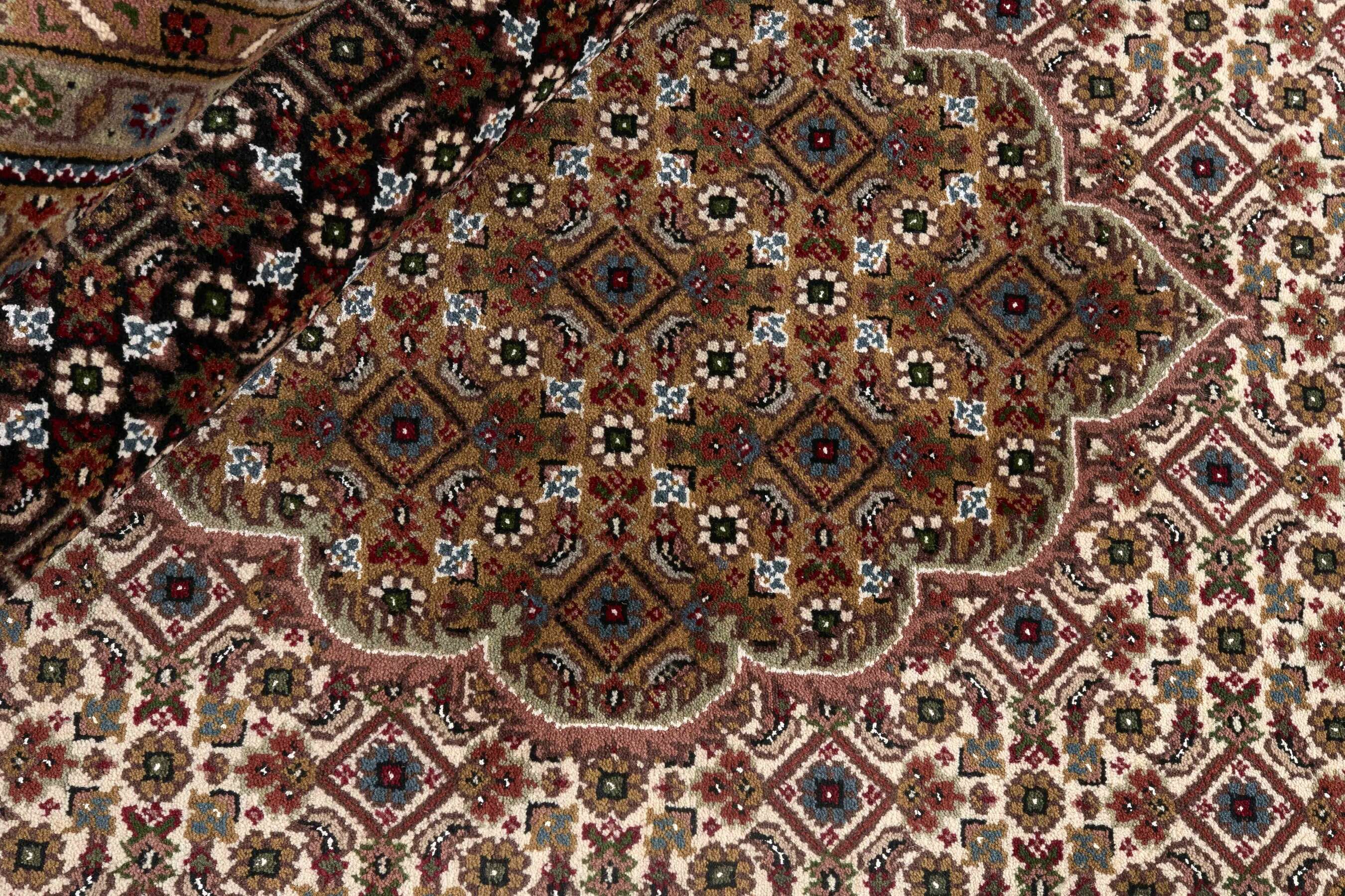 
    Tabriz Indi - Brown - 252 x 356 cm
  