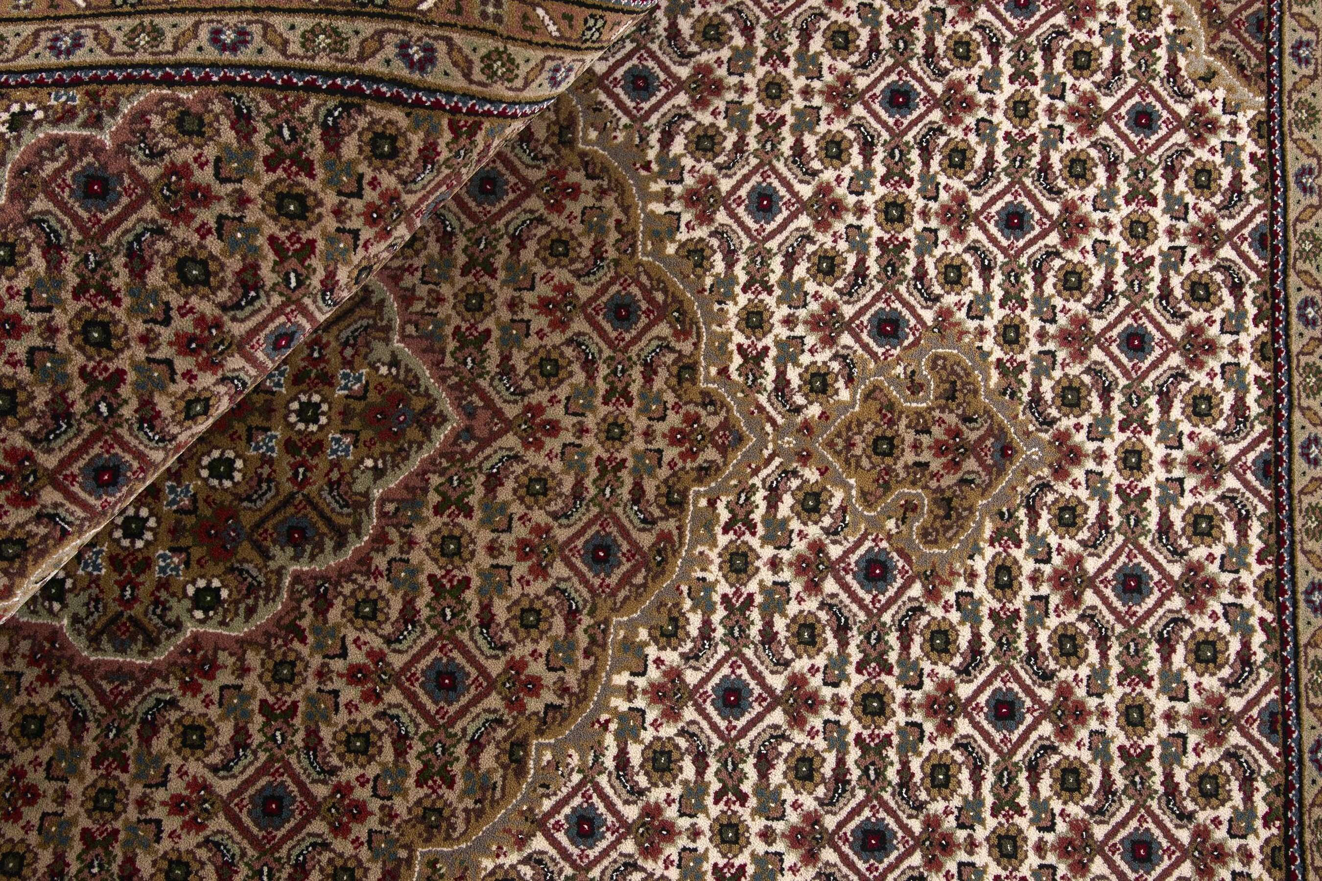 
    Tabriz Indi - Brown - 202 x 205 cm
  