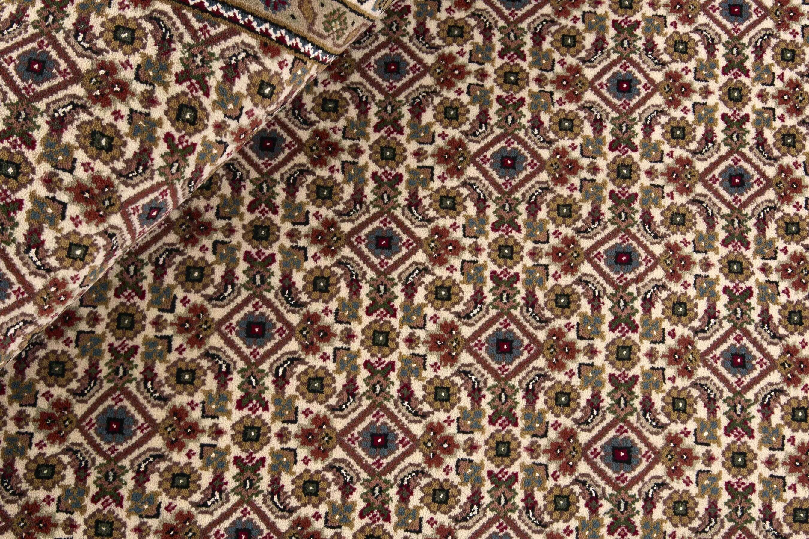 
    Tabriz Indi - Brown - 137 x 204 cm
  