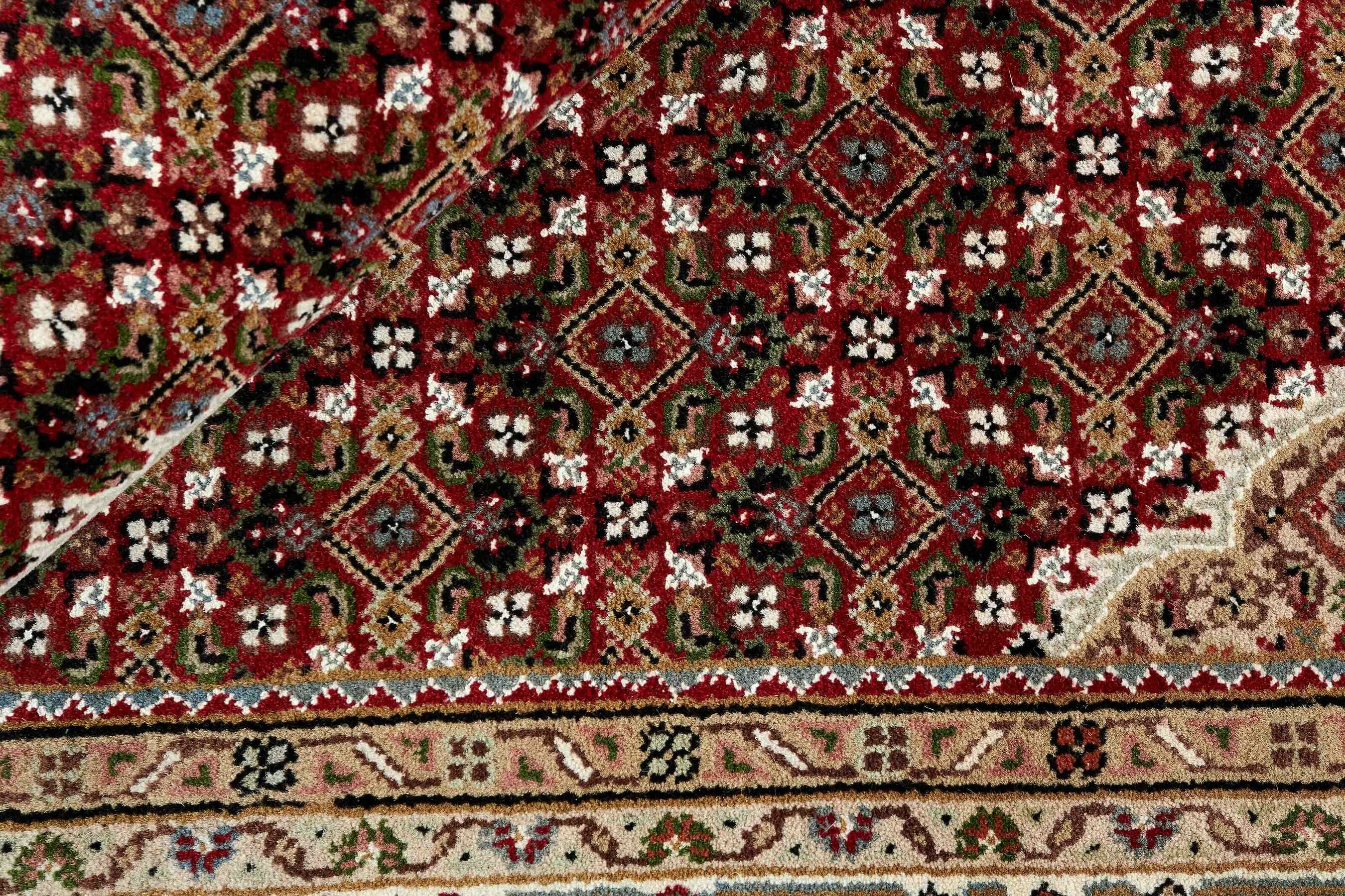 
    Tabriz Indi - Brown - 165 x 240 cm
  