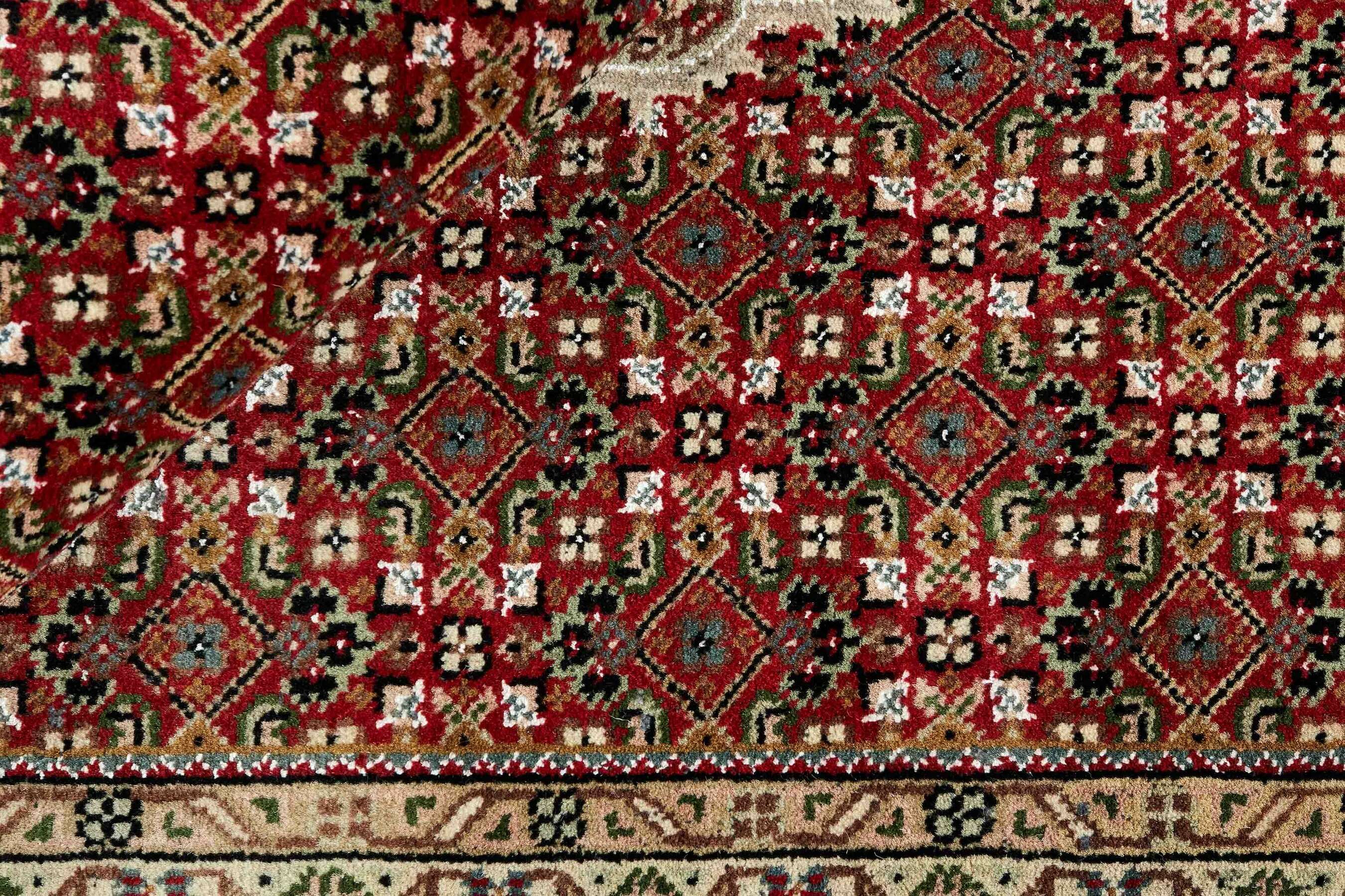 
    Tabriz Indi - Brown - 144 x 237 cm
  