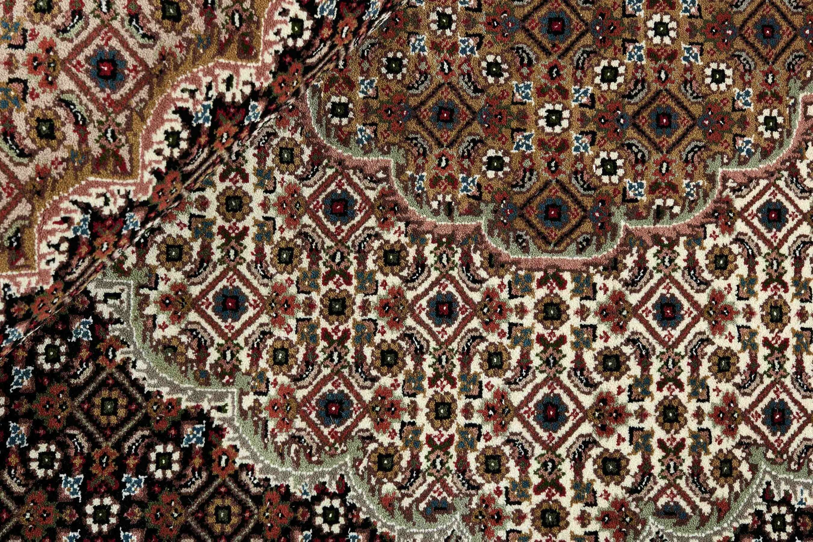 
    Tabriz Indi - Brown - 208 x 305 cm
  
