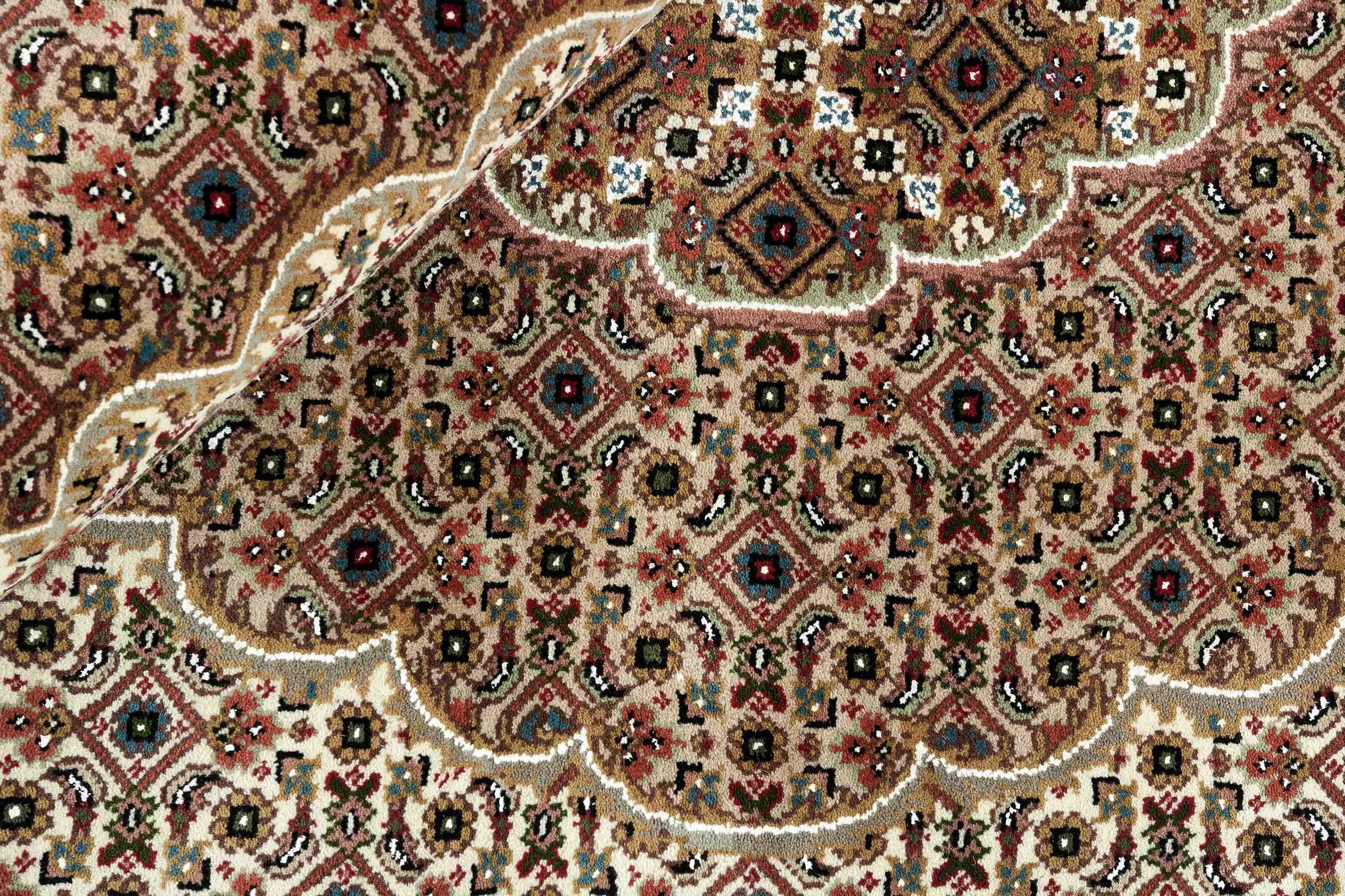 
    Tabriz Indi - Brown - 198 x 304 cm
  