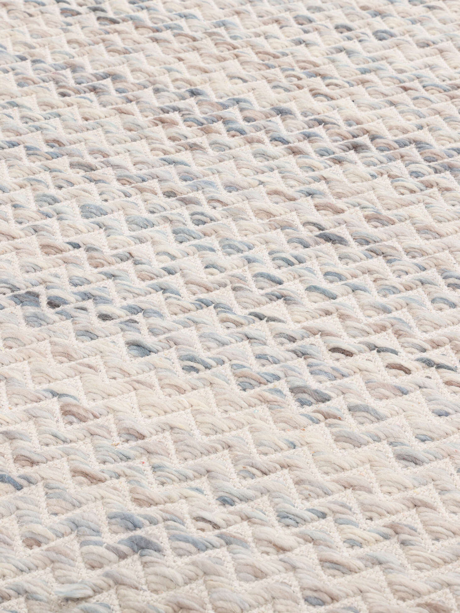 
    Chevron Waves - Cream beige / Greige - 250 x 300 cm
  