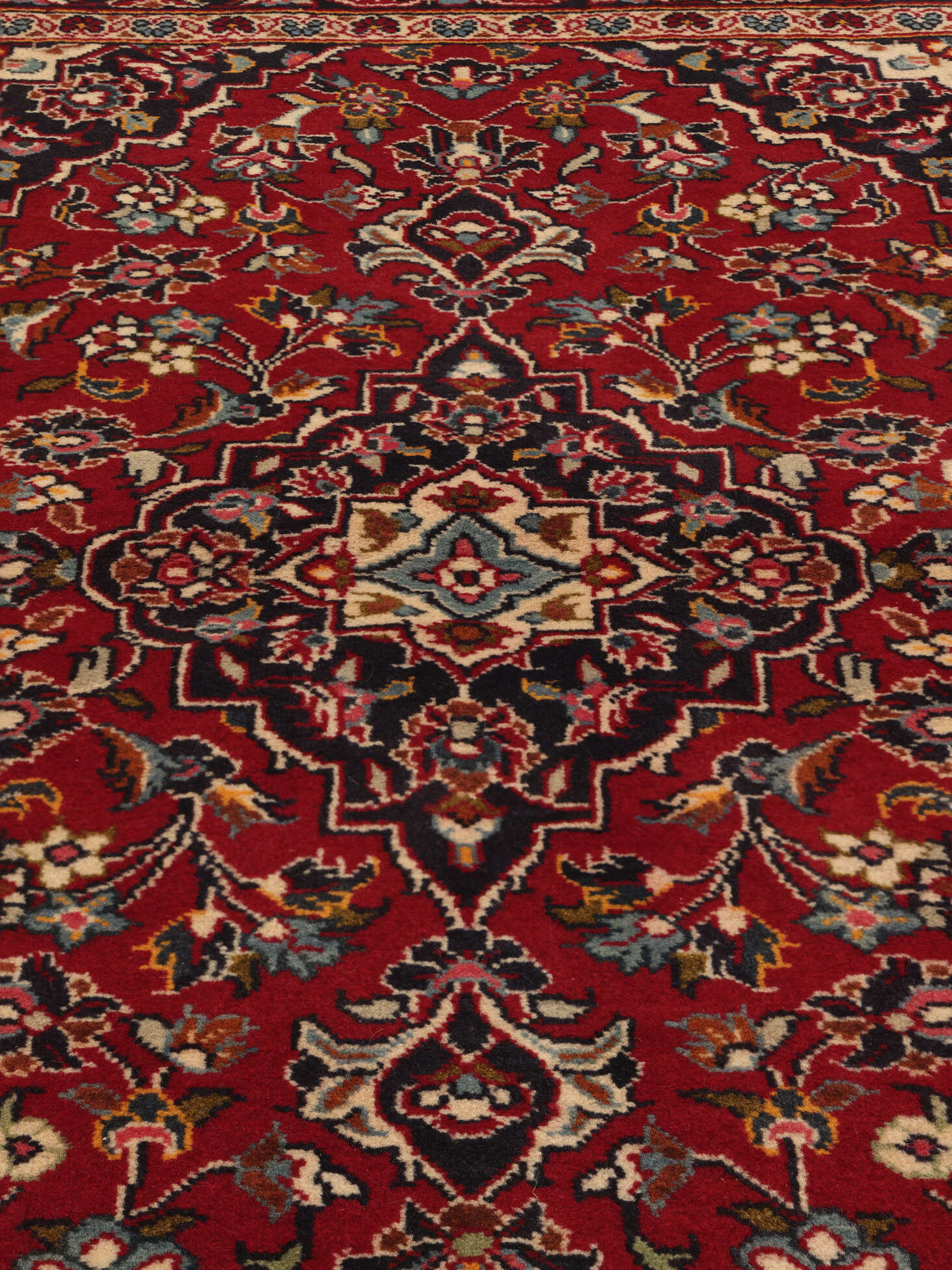 
    Keshan Fine - Dark red - 95 x 150 cm
  