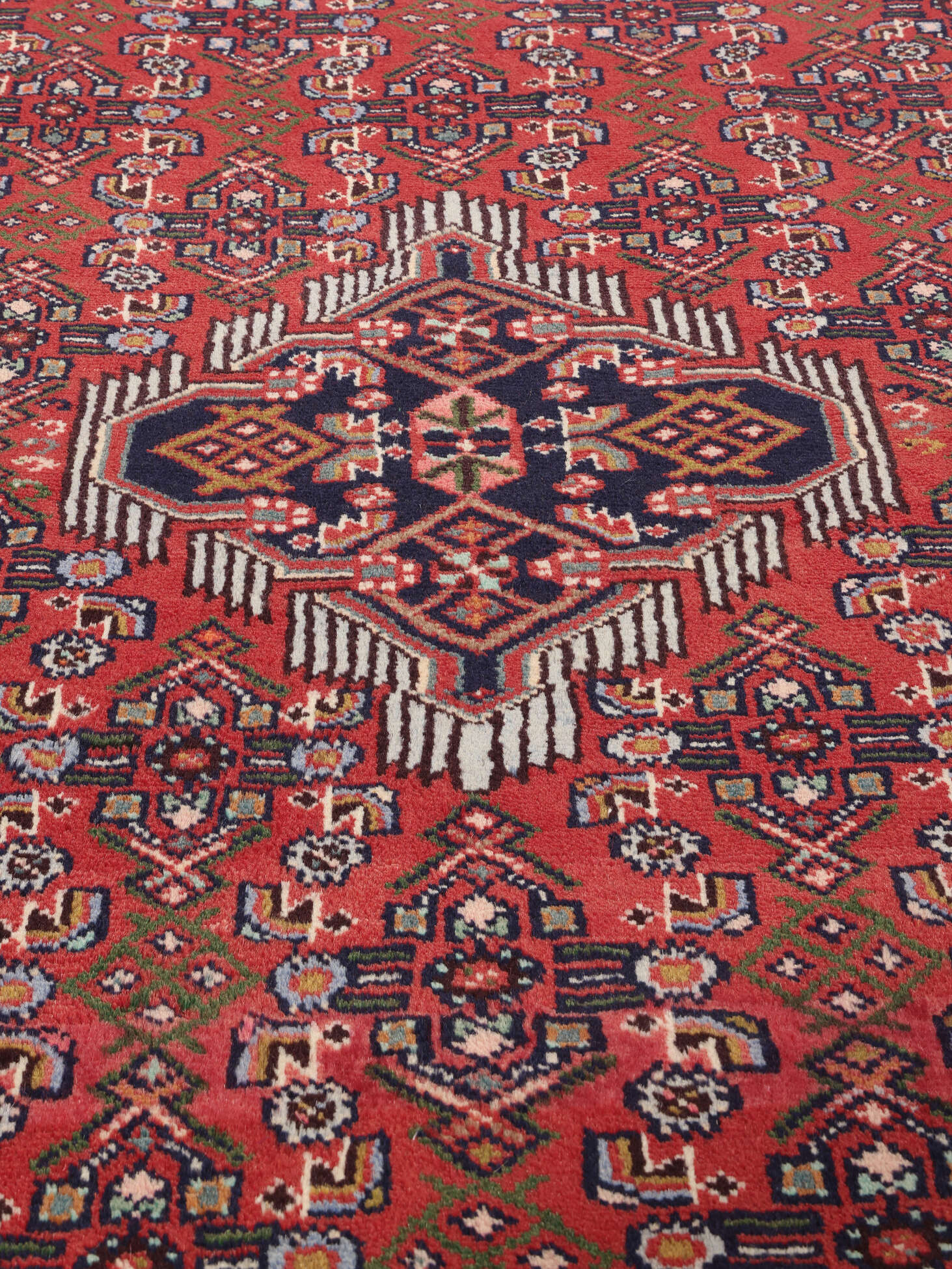 
    Hamadan - Dark red - 107 x 148 cm
  