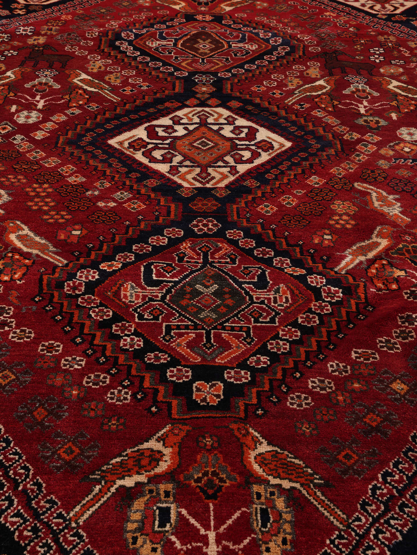 
    Qashqai Fine - Dark red - 210 x 295 cm
  