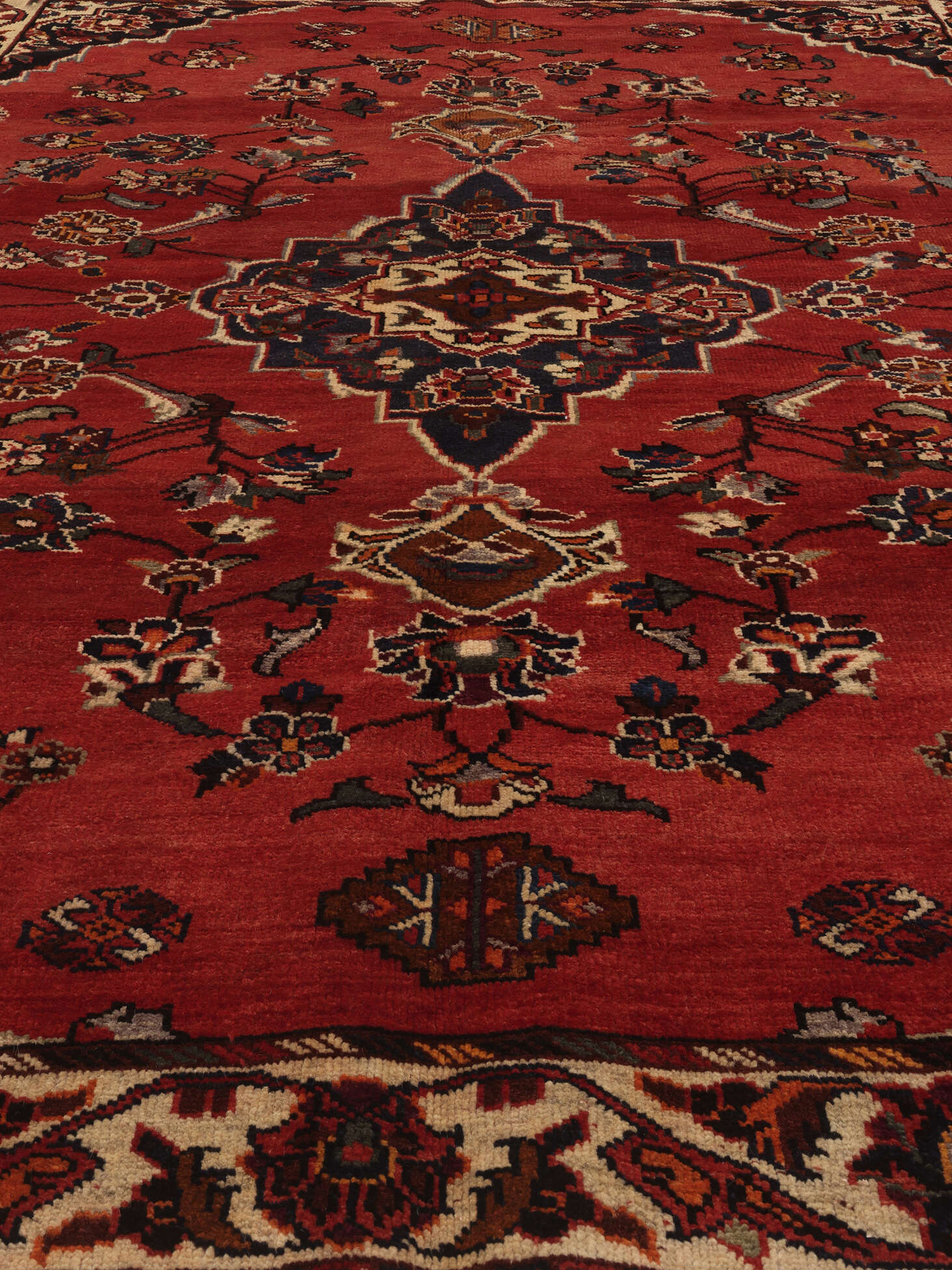 
    Shiraz - Dark red - 162 x 240 cm
  