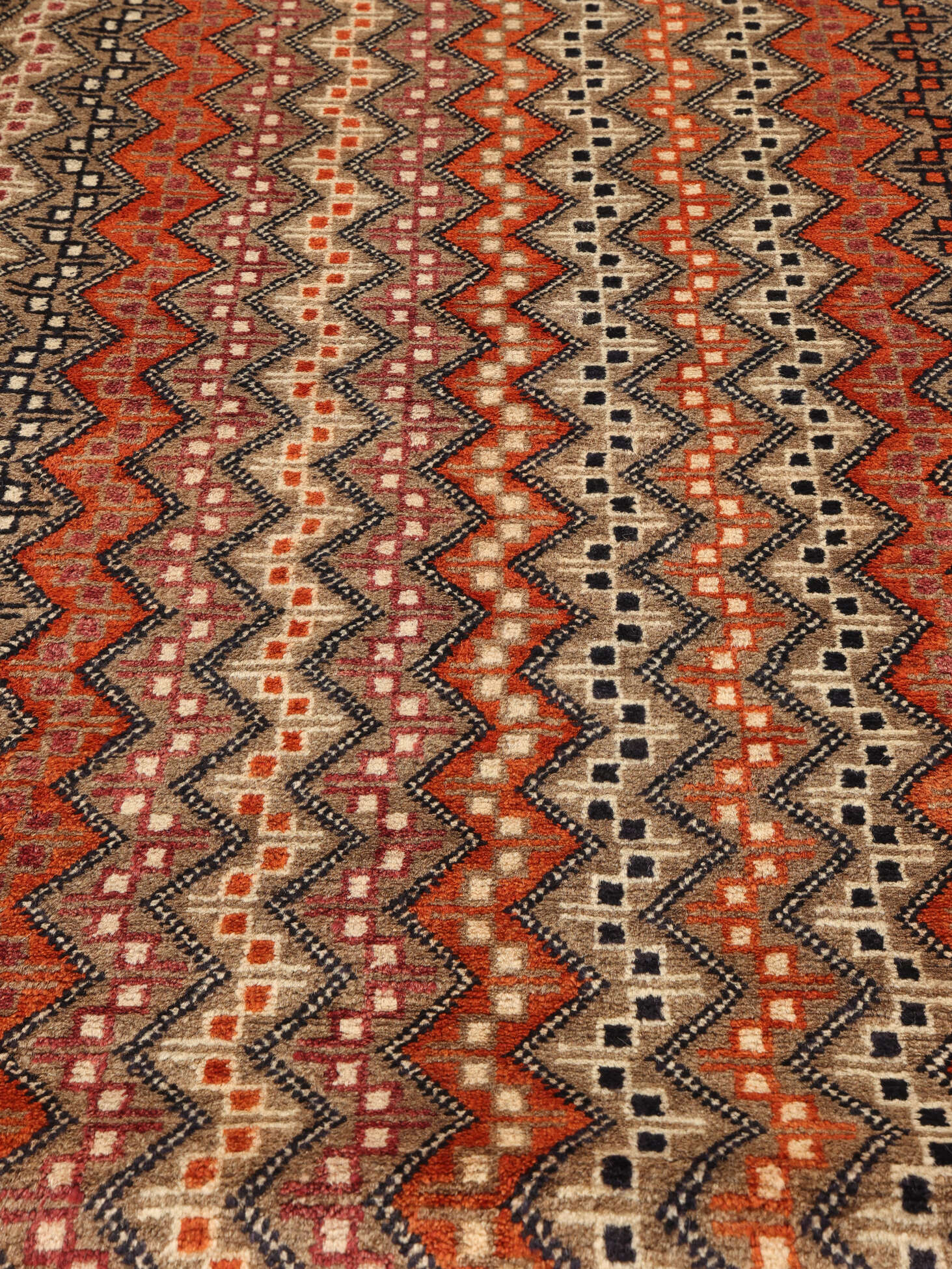 
    Qashqai Fine - Brown - 152 x 231 cm
  
