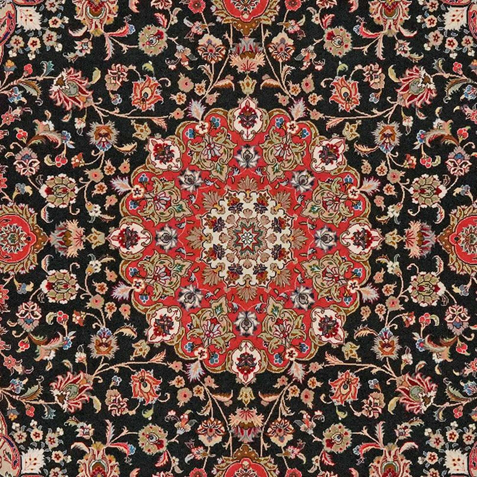 
    Tabriz 50 Raj - Dark red - 205 x 207 cm
  