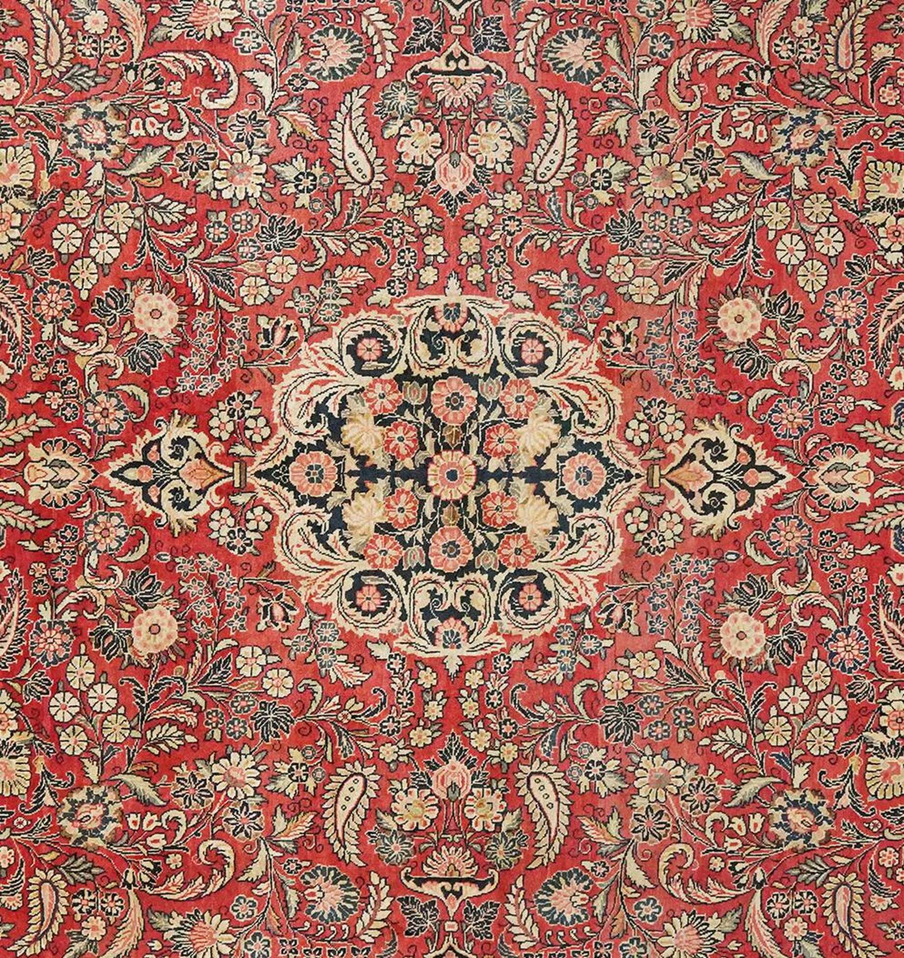 
    Mohadjeran - Dark red - 268 x 365 cm
  